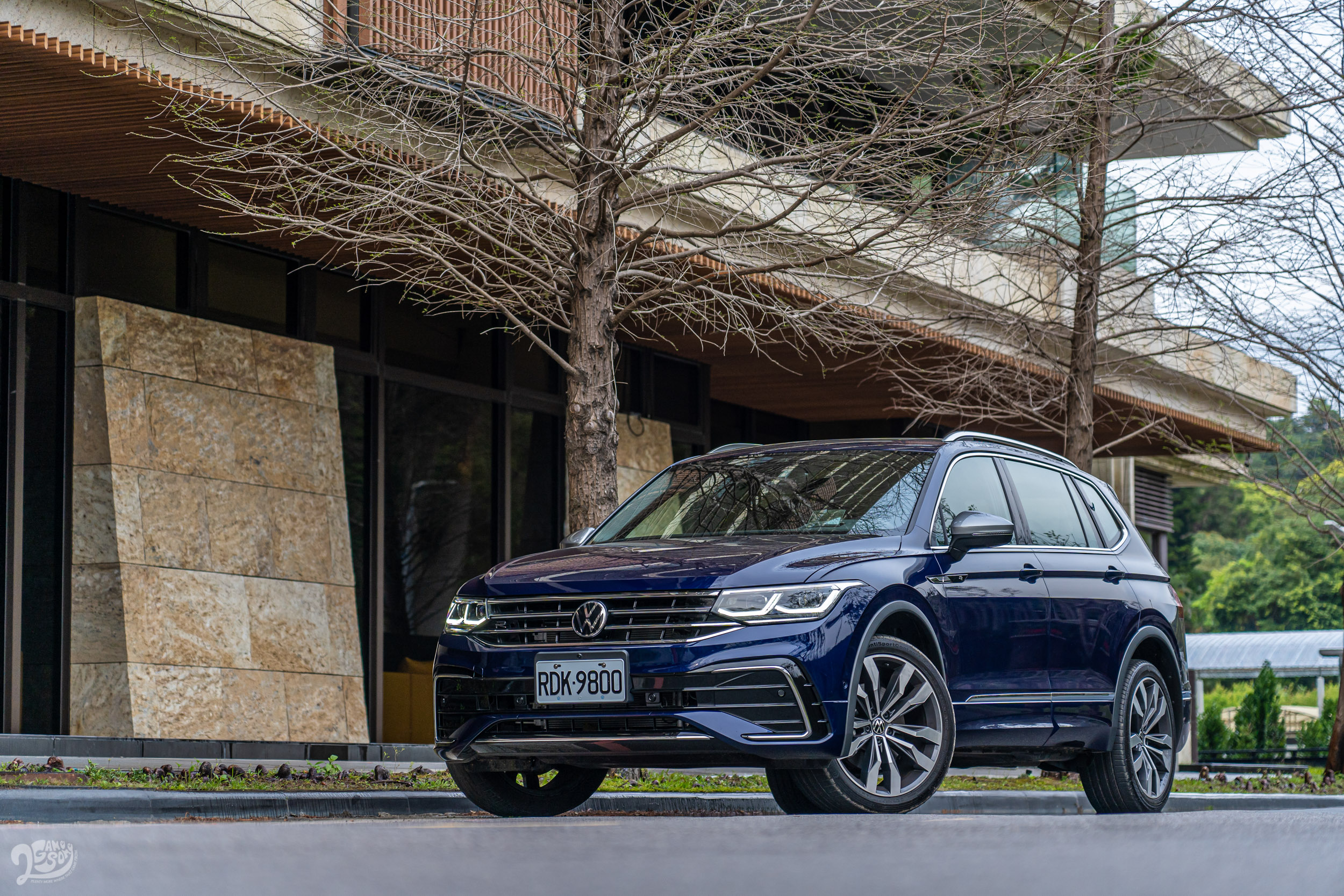 本次所體驗的車型,為 Tiguan Allspace 380 TSI R-Line Performance,屬最為旗艦的式樣,建議售價為 194.8 萬元。