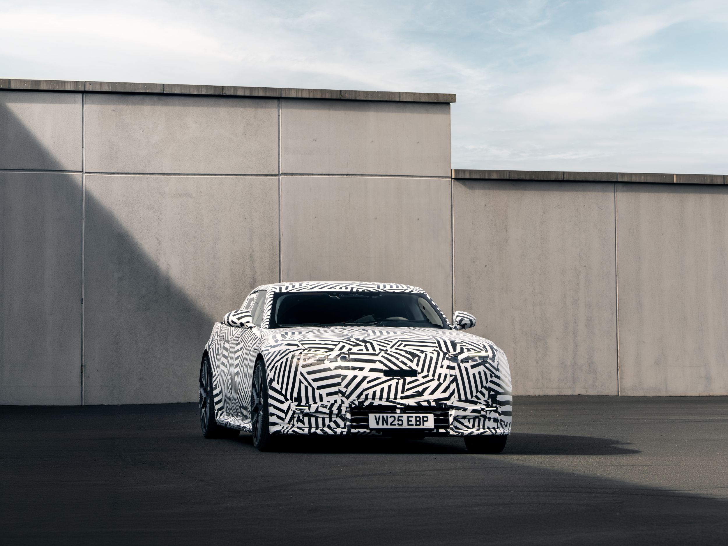 全新 Jaguar 純電四門 GT 預計將於今年九月正式亮相。