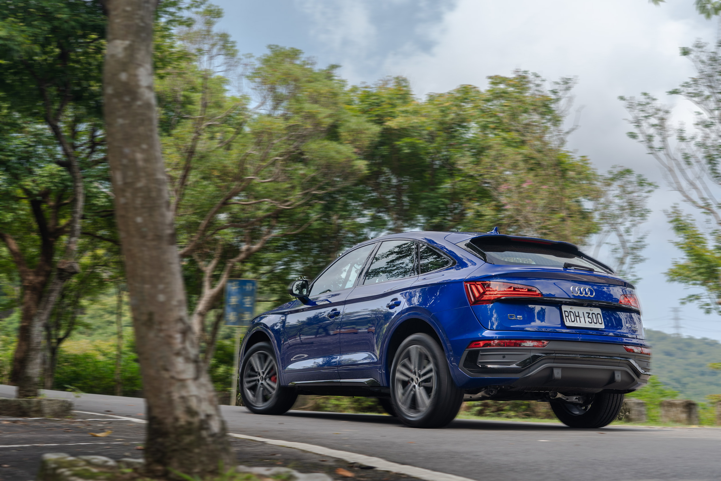 行車質感表現也不俗,包含隔音、路面震動抑制等皆可圈可點。