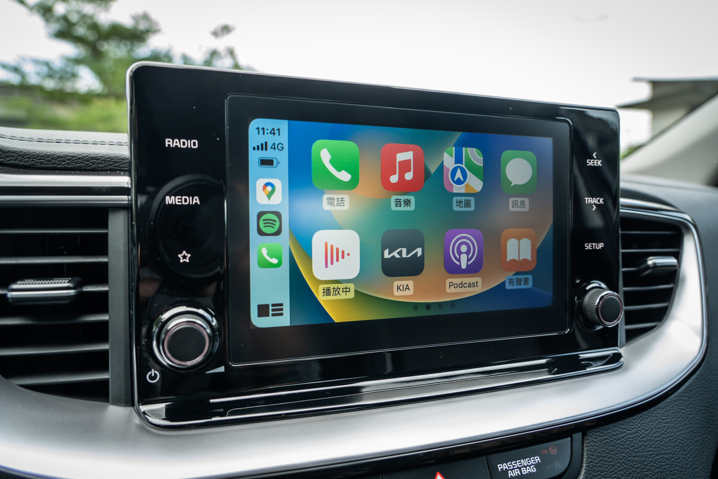 無線 Apple Carplay 與 Android Auto 手機整合功能為標配。