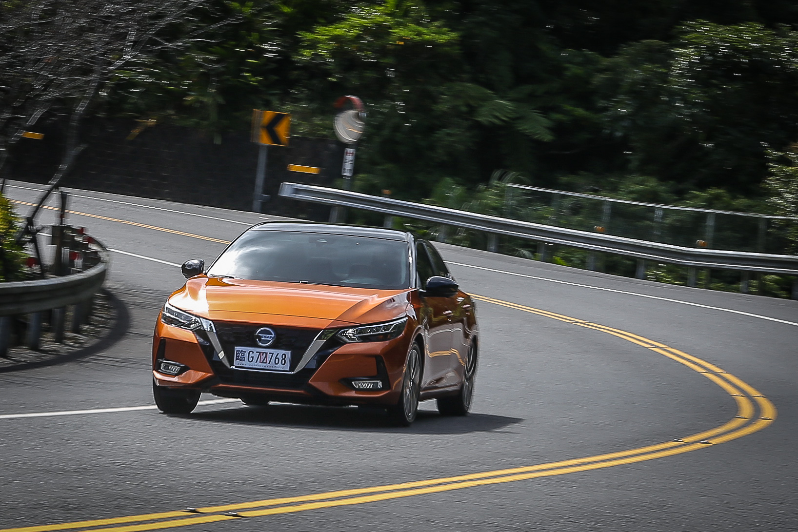 動態表現以平穩、輕快見長,要說刁鑽、人車一體的駕馭樂趣,新世代 Sentra 還不到同級佼佼者的表現。