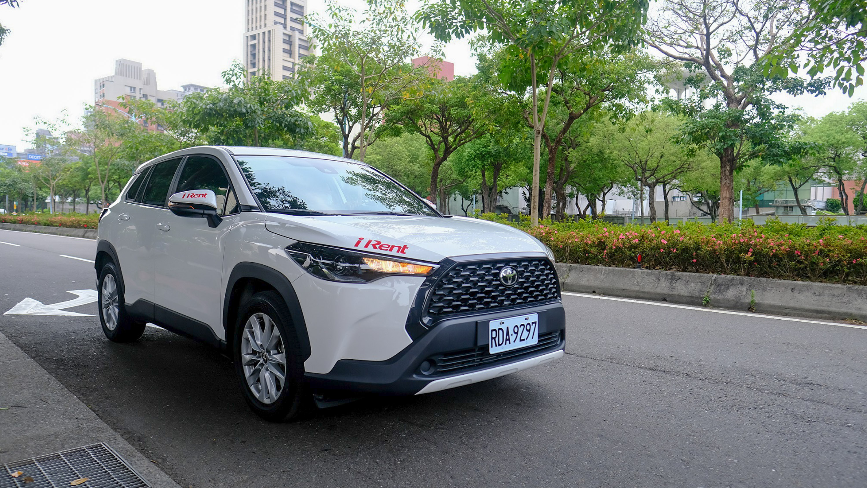 iRent 租車導入新休旅神車 Toyota Corolla Cross!每小時租金優惠 135 元起 | 汽車鑑賞 | NOWnews今日新聞