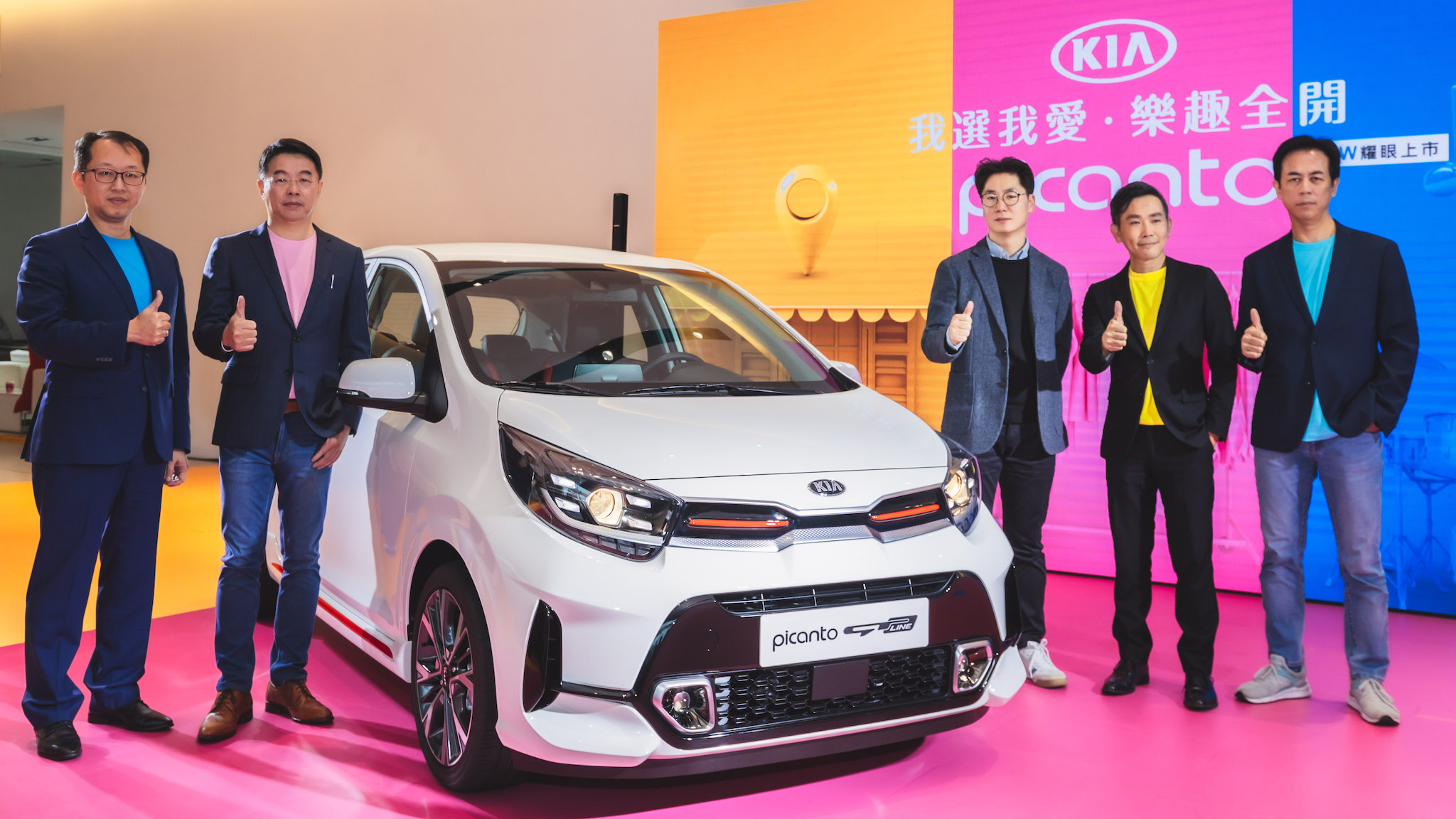 台灣森那美起亞經營團隊:(左至右) 銷售暨產品發展總經理江志成、總裁李昌益、現代起亞集團駐台辦事處代表金度完、行銷暨顧客關係副總鍾子豪及及售後服務部副總邱振興。