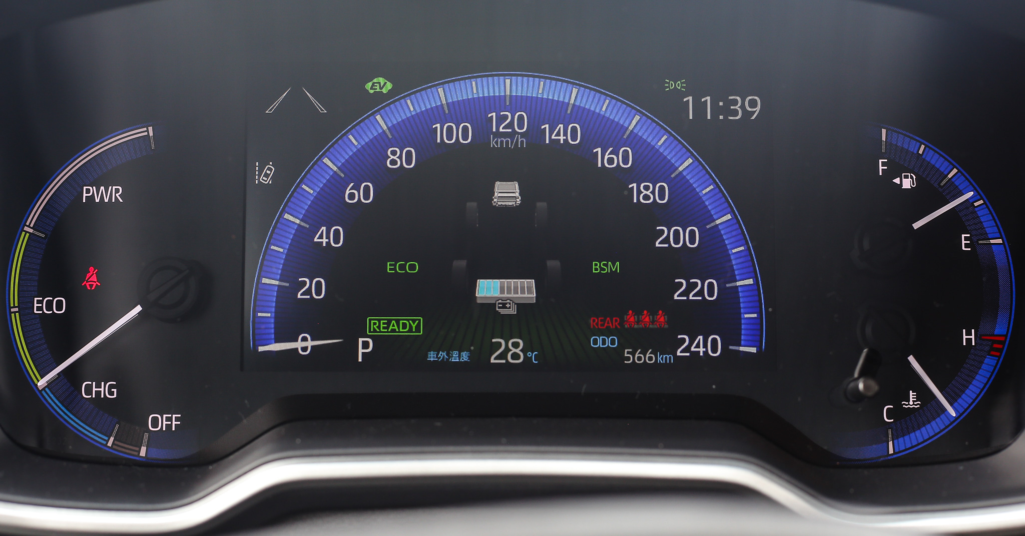 選擇駕駛模式時儀表板會同步顯示。