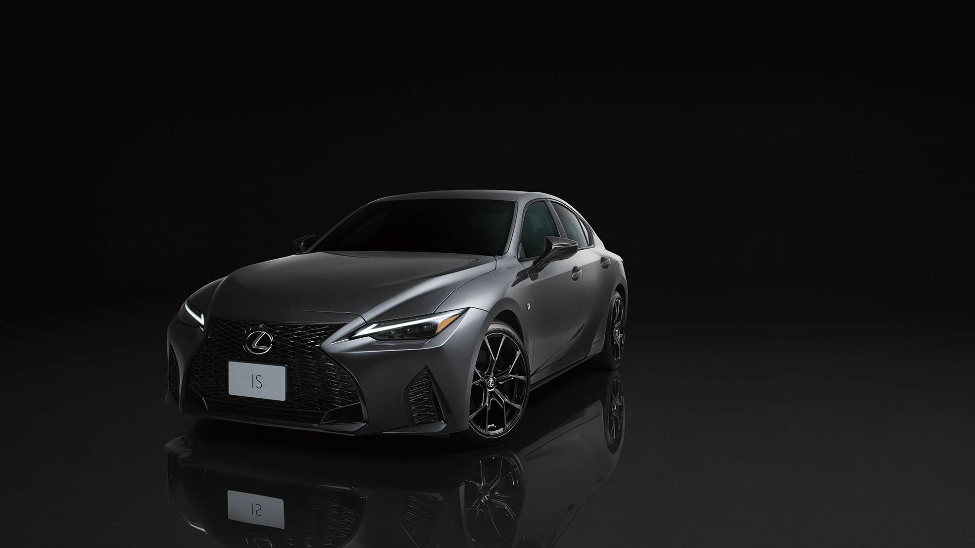 2025 年式 Lexus IS 300h 推 Mode Black IV 特仕車型，售價 221 萬！