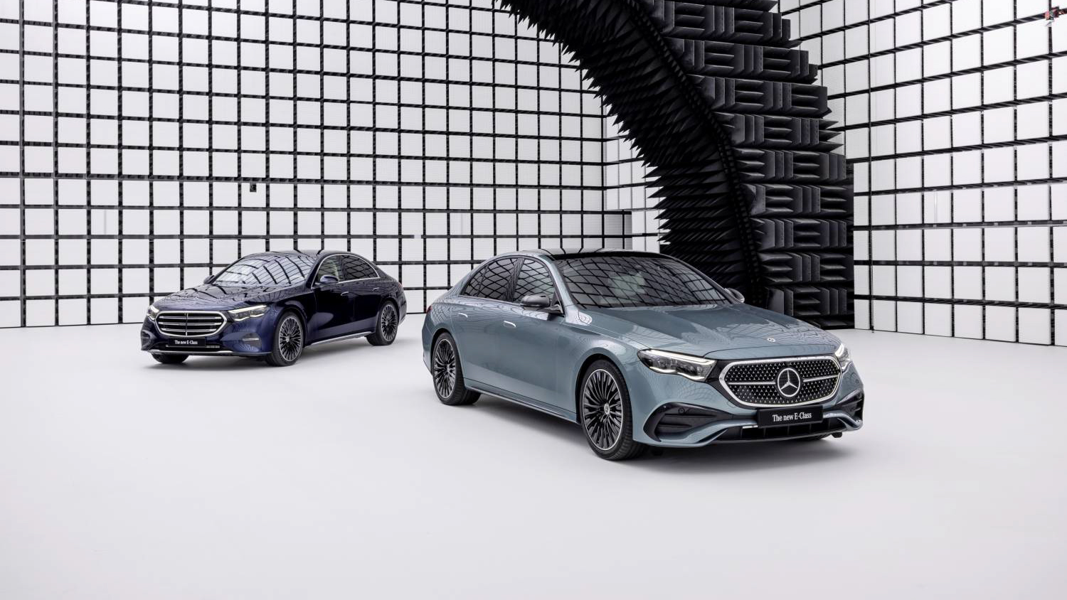 Mercedes-Benz 連八年蟬聯豪華汽車品牌首位