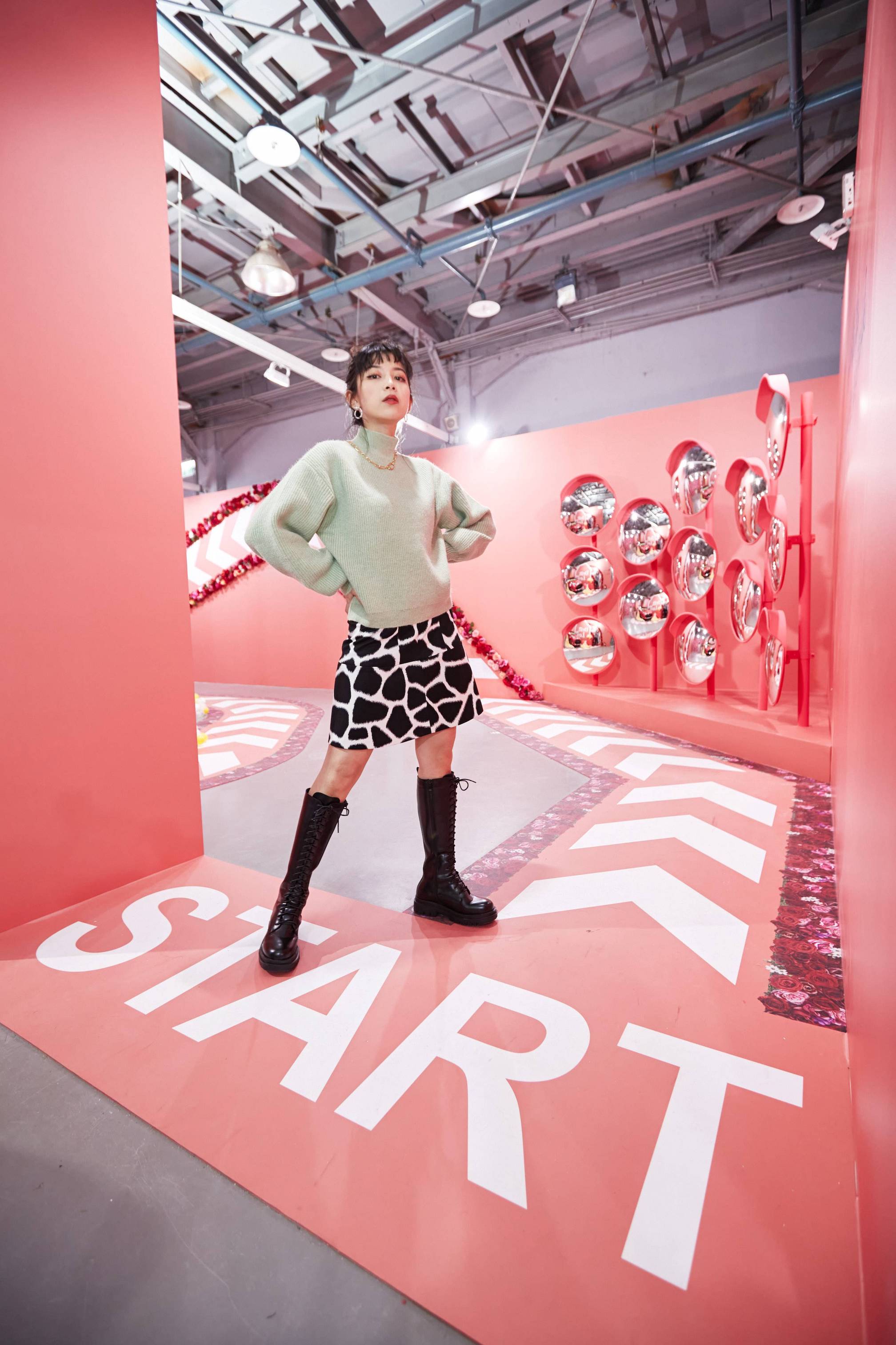 Toyota 於色廊展設計三個最佳拍照點，包含「遇愛轉角鏡」、「滿溢而出的幸福泡泡」與「浪漫玫瑰花牆」。