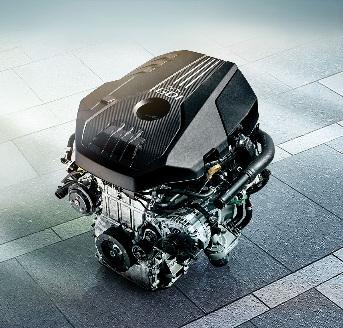 2.0 升缸內直噴渦輪引擎可輸出 255ps 最大馬力與 36kgm 峰值扭力。