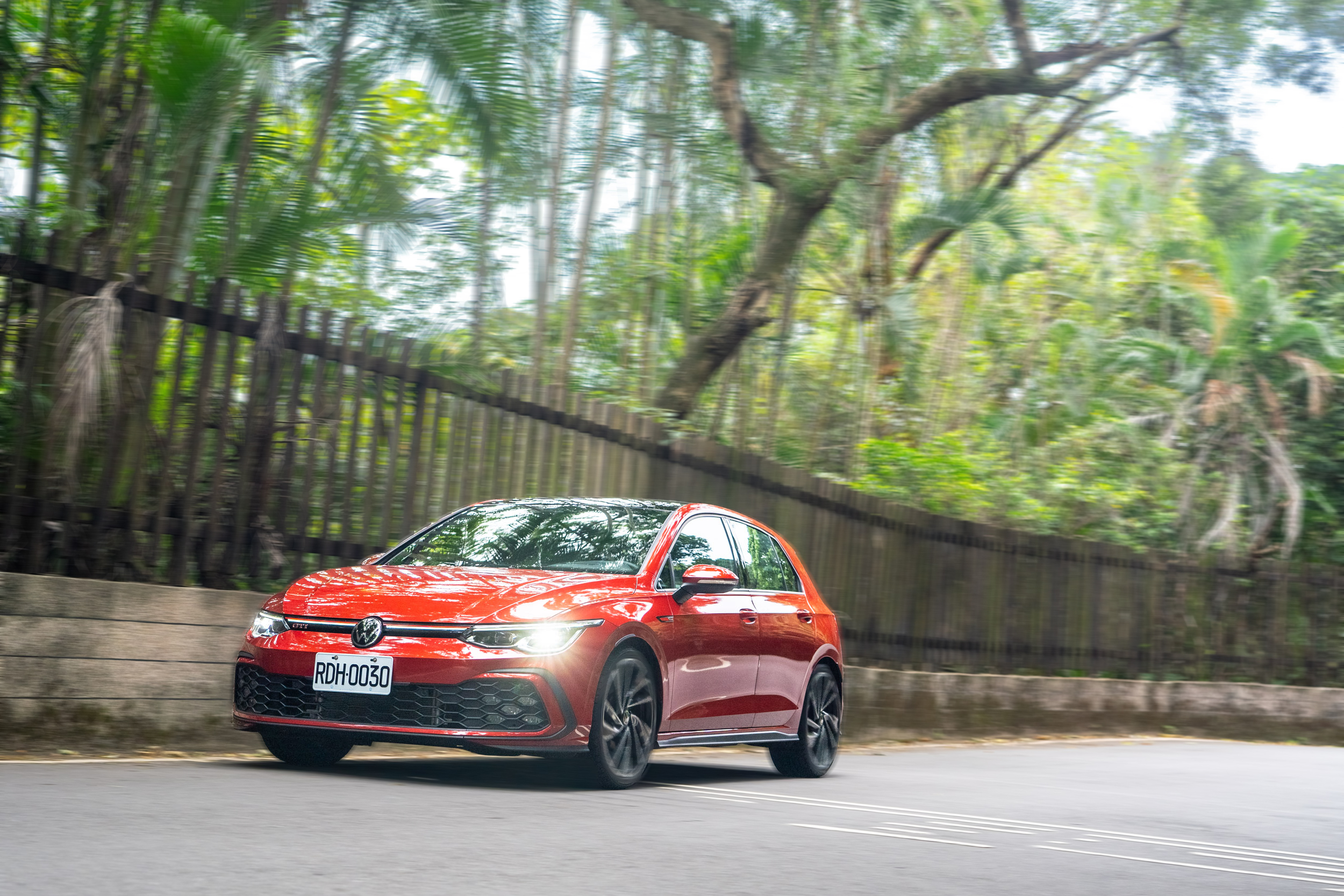 積極進取的加速曲線,從六代走來始終如一,僅僅差在於動力銜接的更為縝密、順暢。