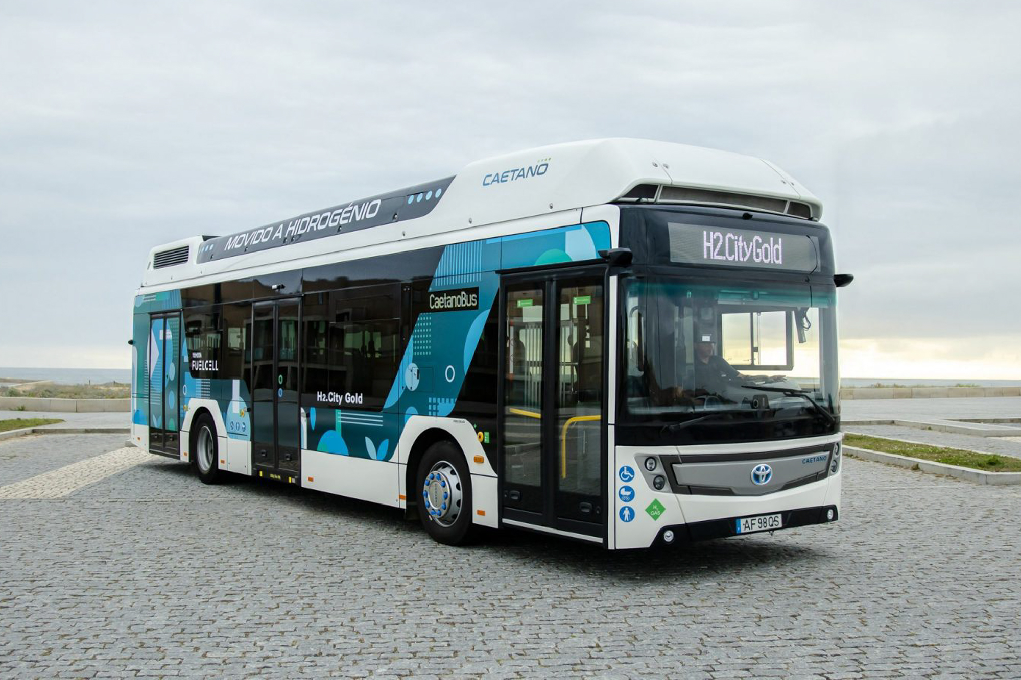 響應政府零碳排目標，和泰汽車積極規劃導入 Toyota CAETANO H2 CITY GOLD氫能巴士。