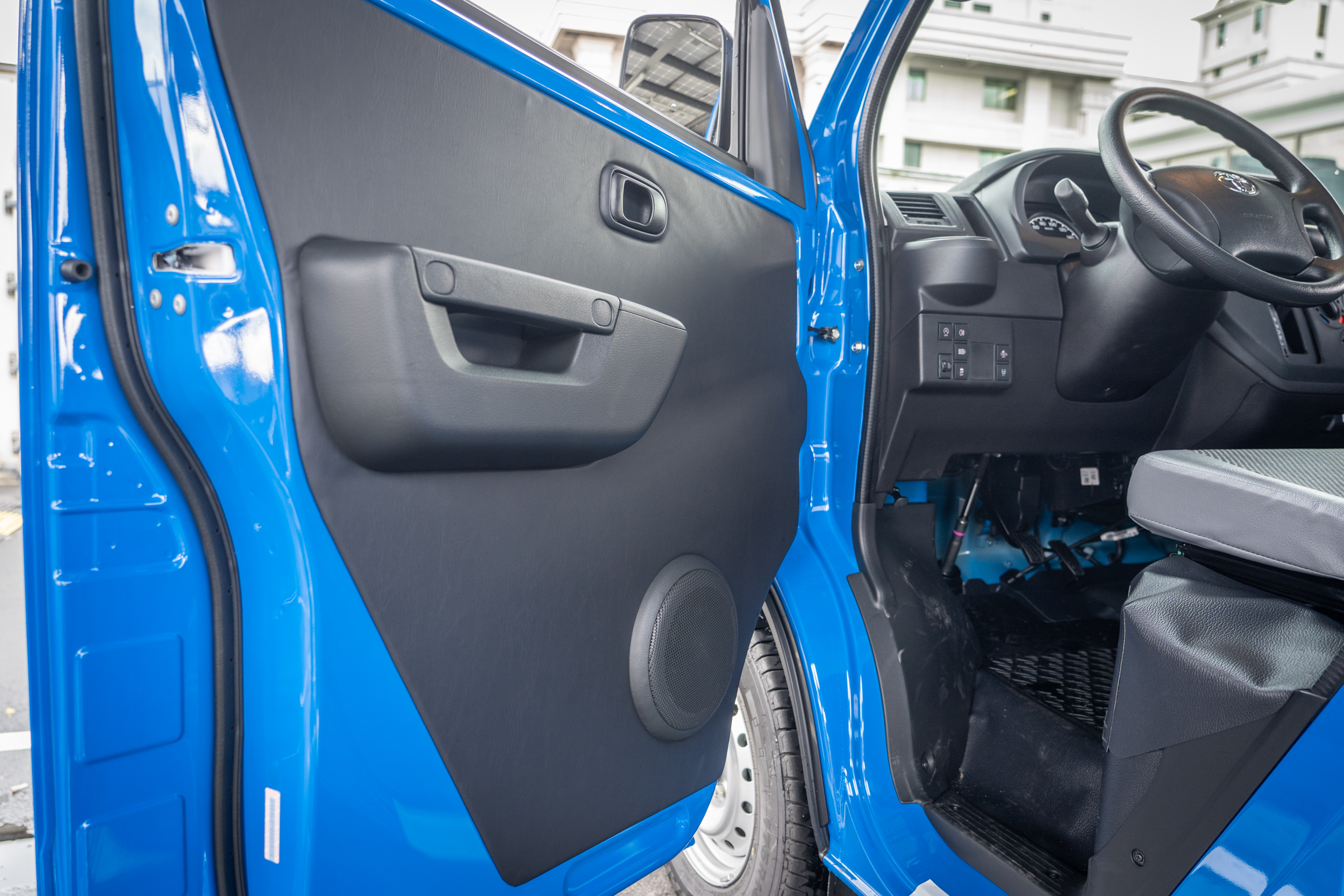 車門沒有置物空間為可惜之處。