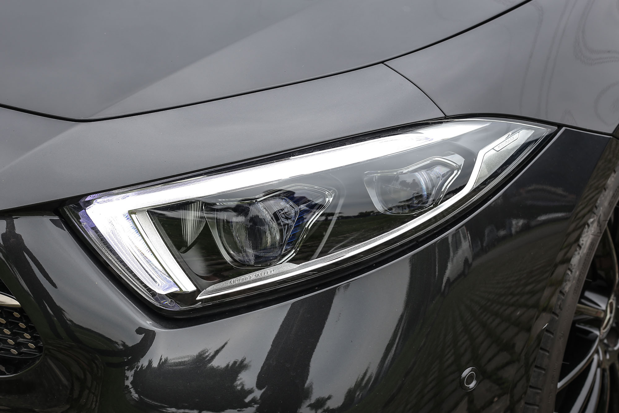 尖銳化的頭燈設計，就是辨識新世代Mercedes-Benz的關鍵元素。