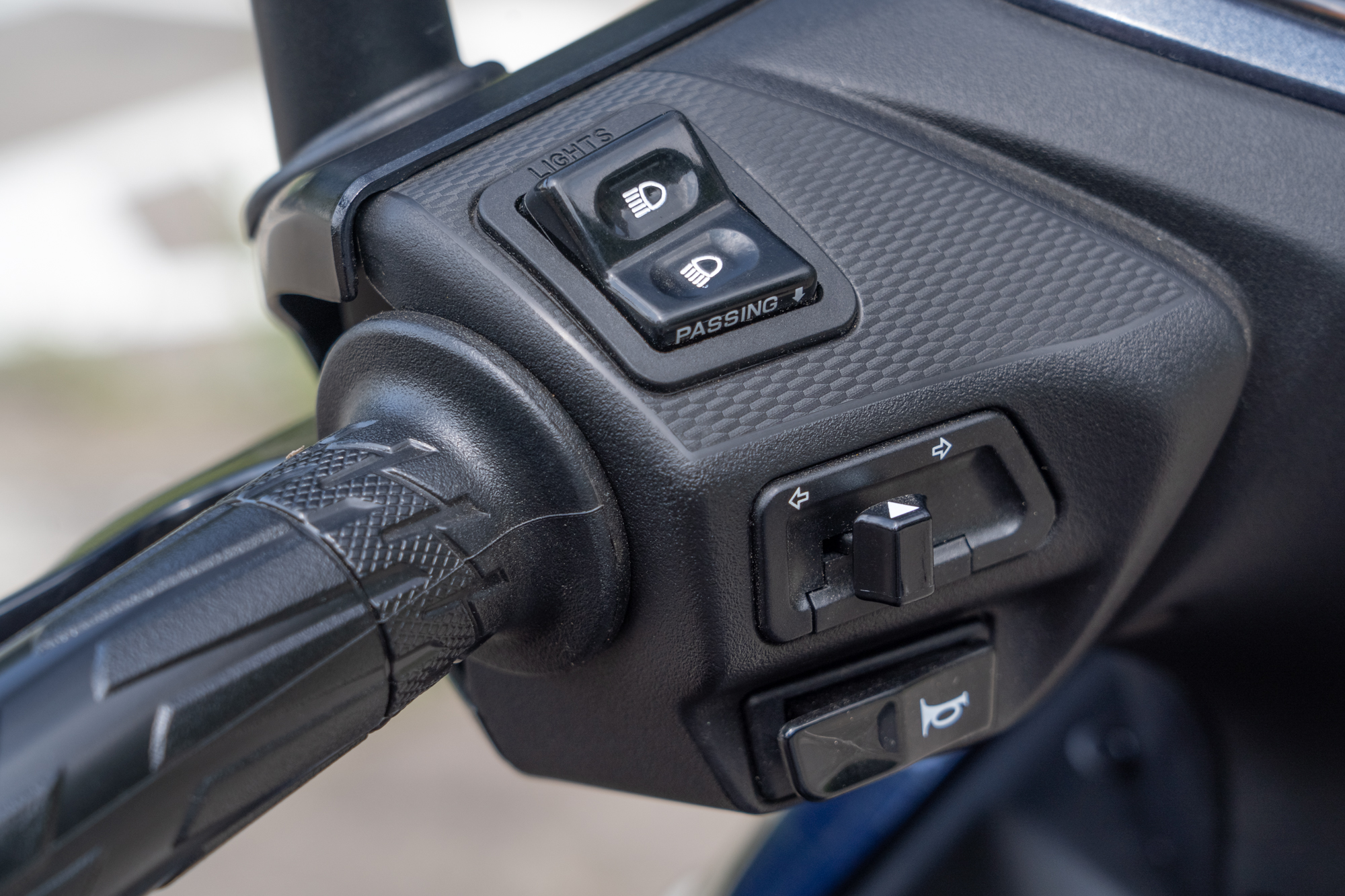 仍配備有超車燈功能。