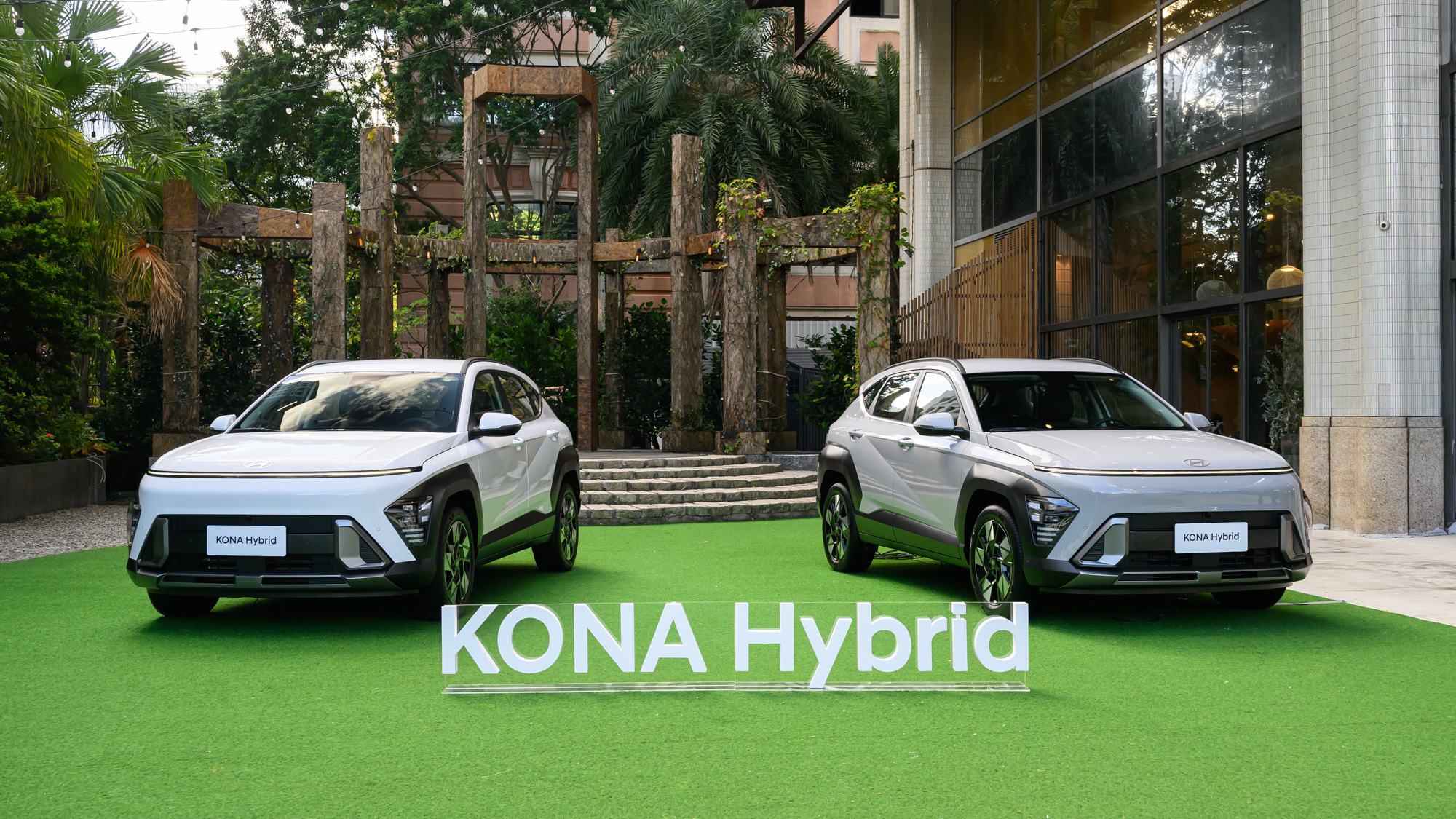 Hyundai Kona 98.9 萬上市！油電黑科技加持預接訂單達 200 台