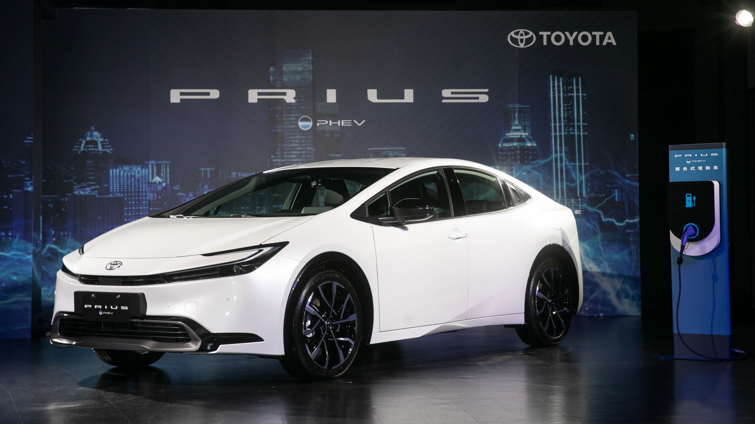 ▲ 最便宜的進口 PHEV 來了！Toyota 新一代 Prius PHEV 129.5 萬起正式發表