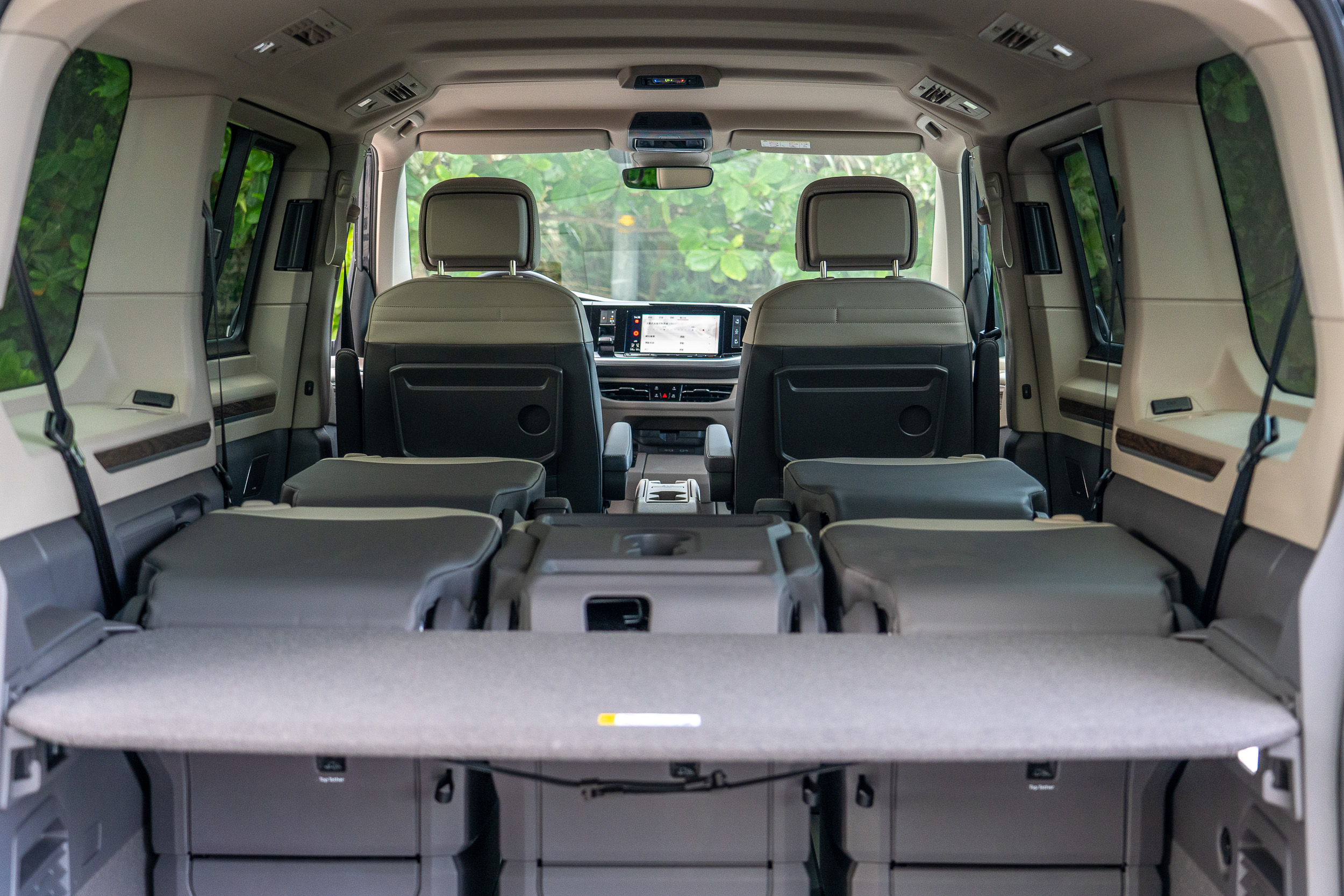 寬敞、便捷的空間機能自然不在話下,這一直是 Multivan 的特點。