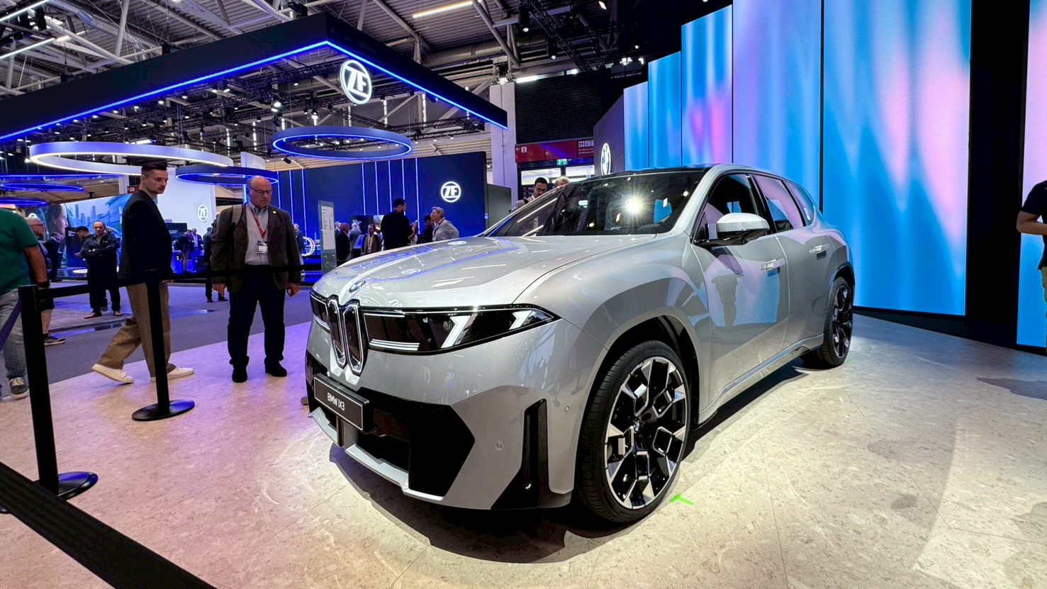 IAA 車展直擊｜BMW 首款 Neue Klasse 純電作 iX3 正面對決 GLC！