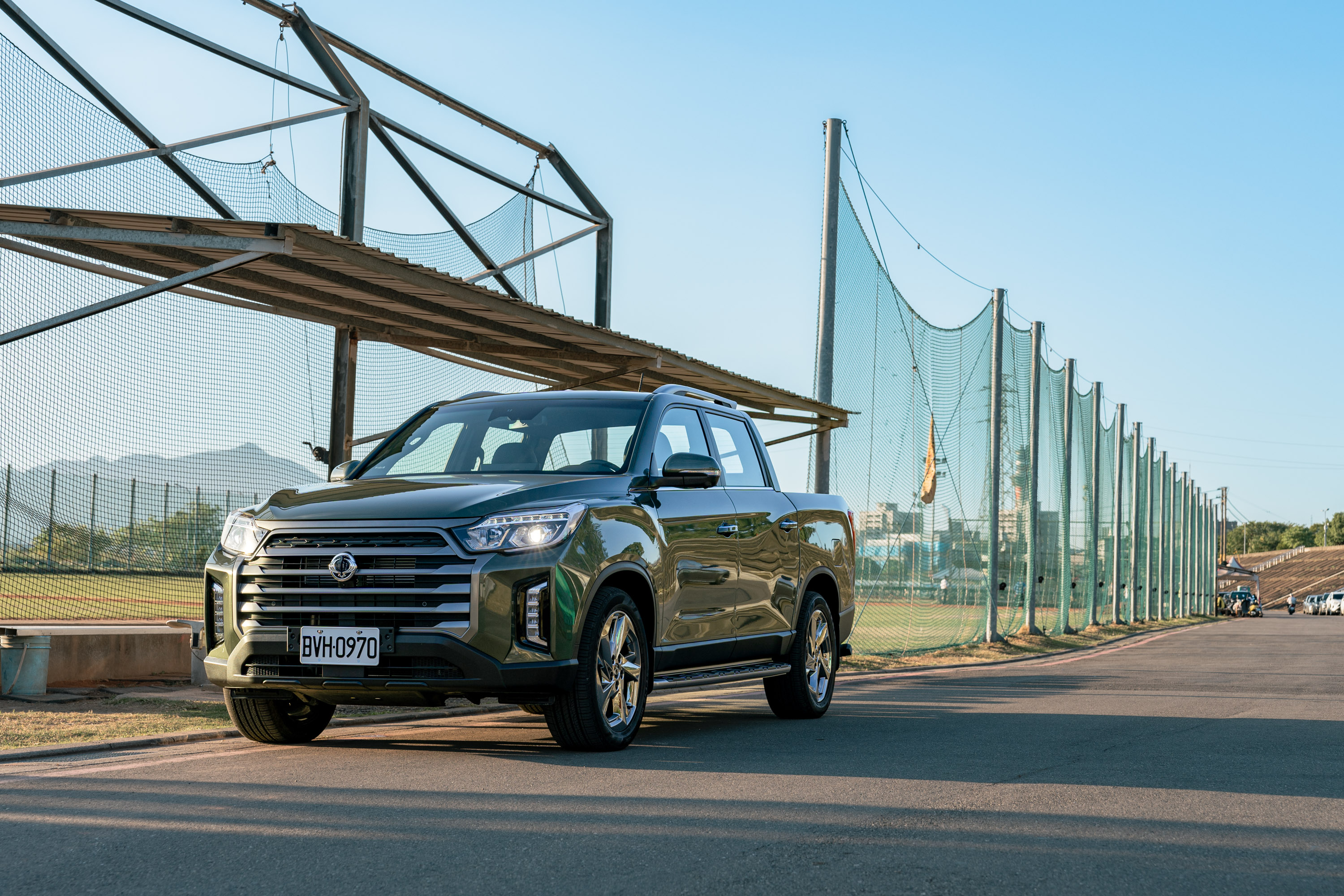 本次試駕車款是既存經典車色「叢林綠」,2024年式另新增了「靓雪白」供消費者選擇。