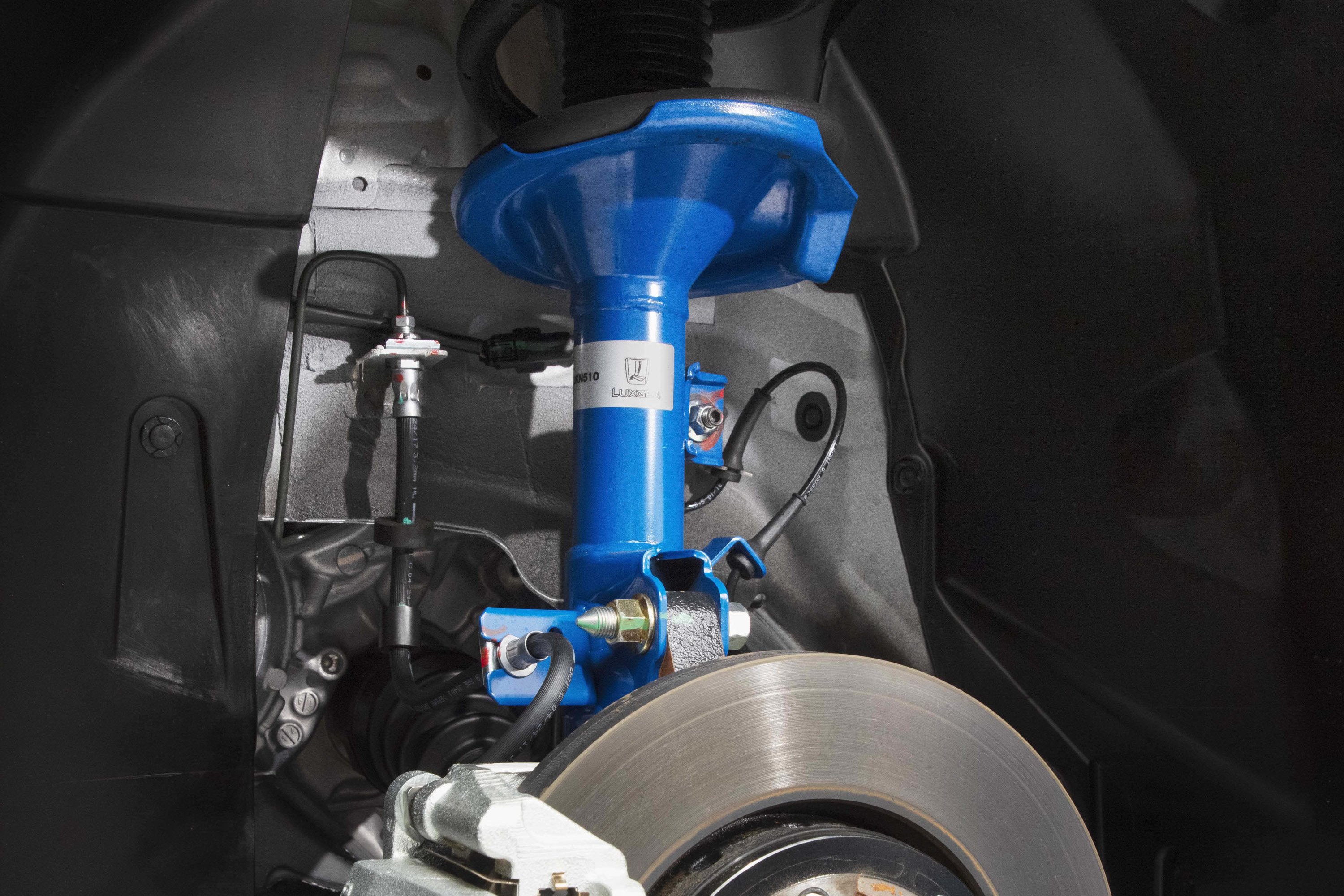 U6 藍調倍適版採用倍適登避震器。