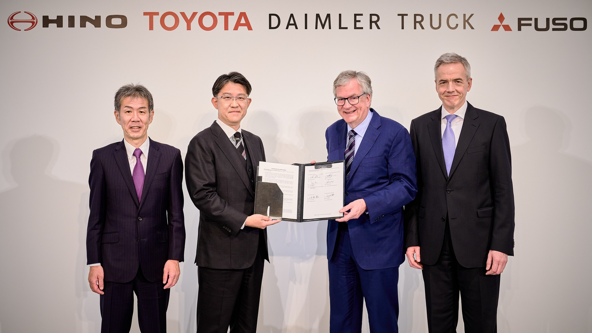 ▲ Daimler Truck 及 Toyota Motor Corporation 宣告共同簽署合作備忘錄
