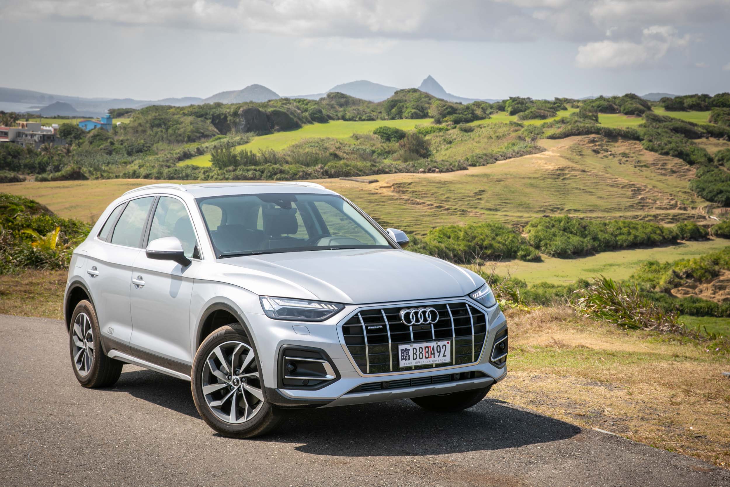 外觀配備以 advanced 專屬套件為基礎,整體更顯精緻與洗鍊質感。