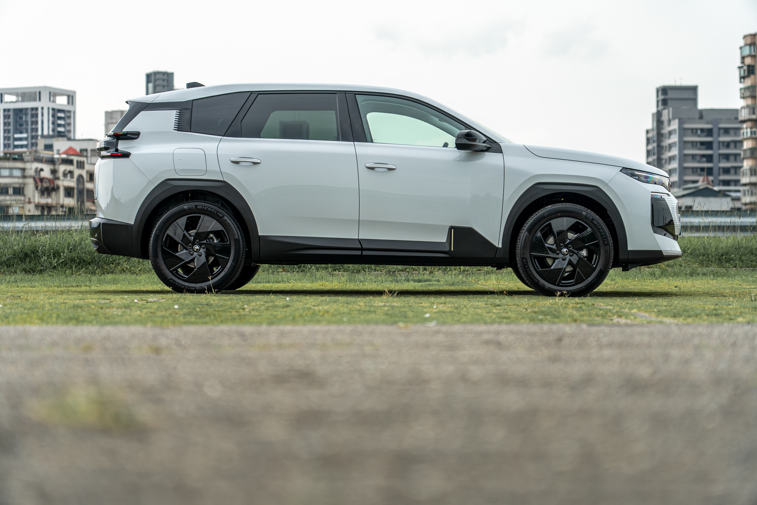 Citroën C5 Aircross 邁入次世代改款工程後，正式進入 STLA 模組化時代。