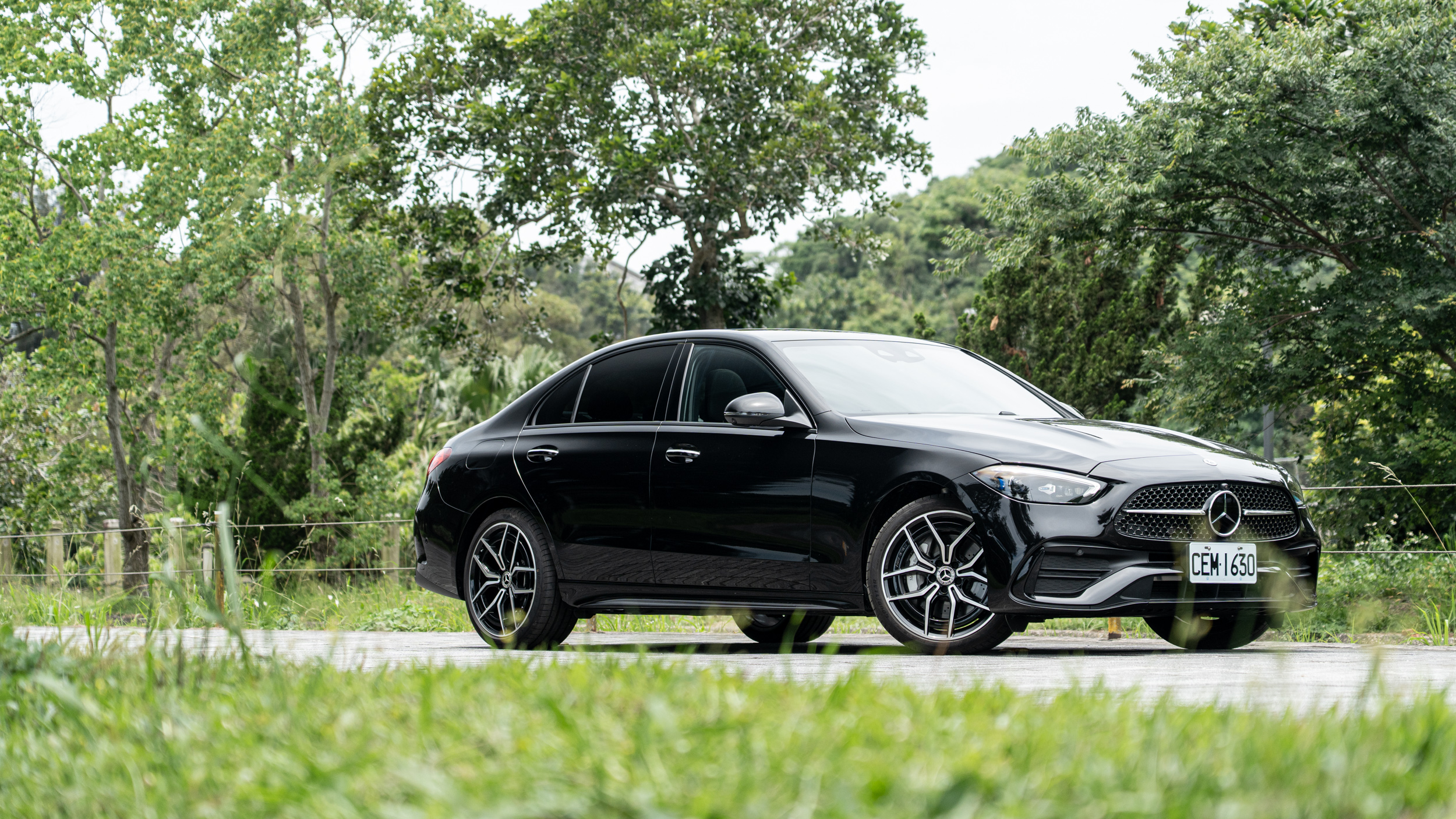 不只穩坐銷售龍頭，更定義豪華新標竿！Mercedes-Benz C-Class星耀版如何用高階標配化解決決策疲勞？