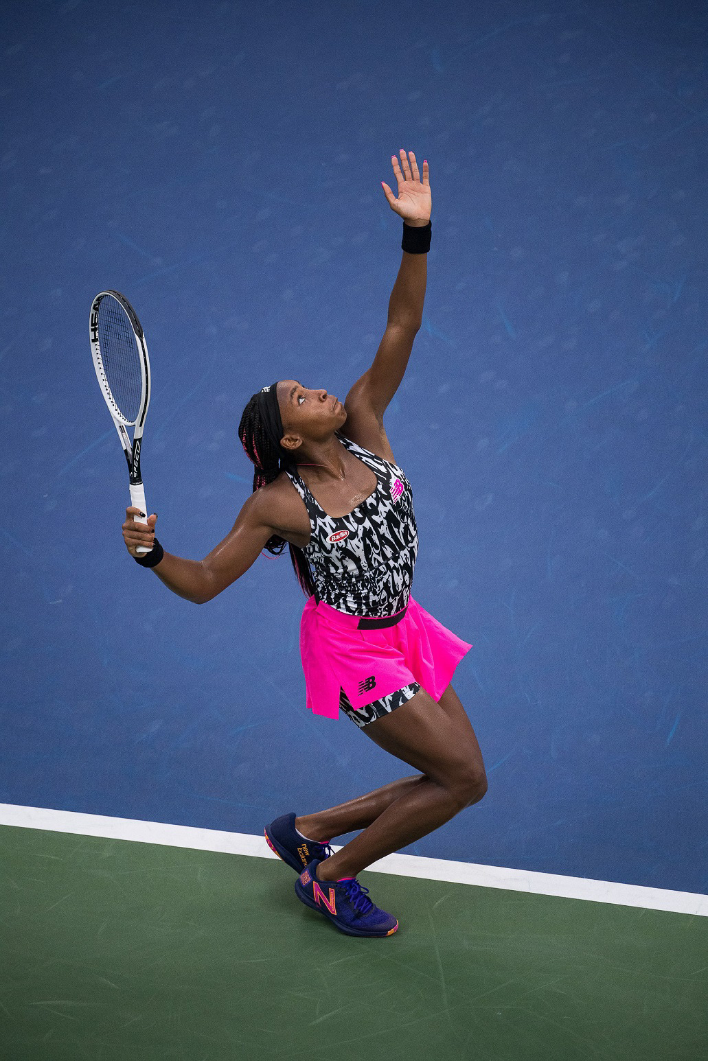 勞力士代言人科妮.高夫(Cori Gauff)在2021年美國網球公開賽氣勢發球。
