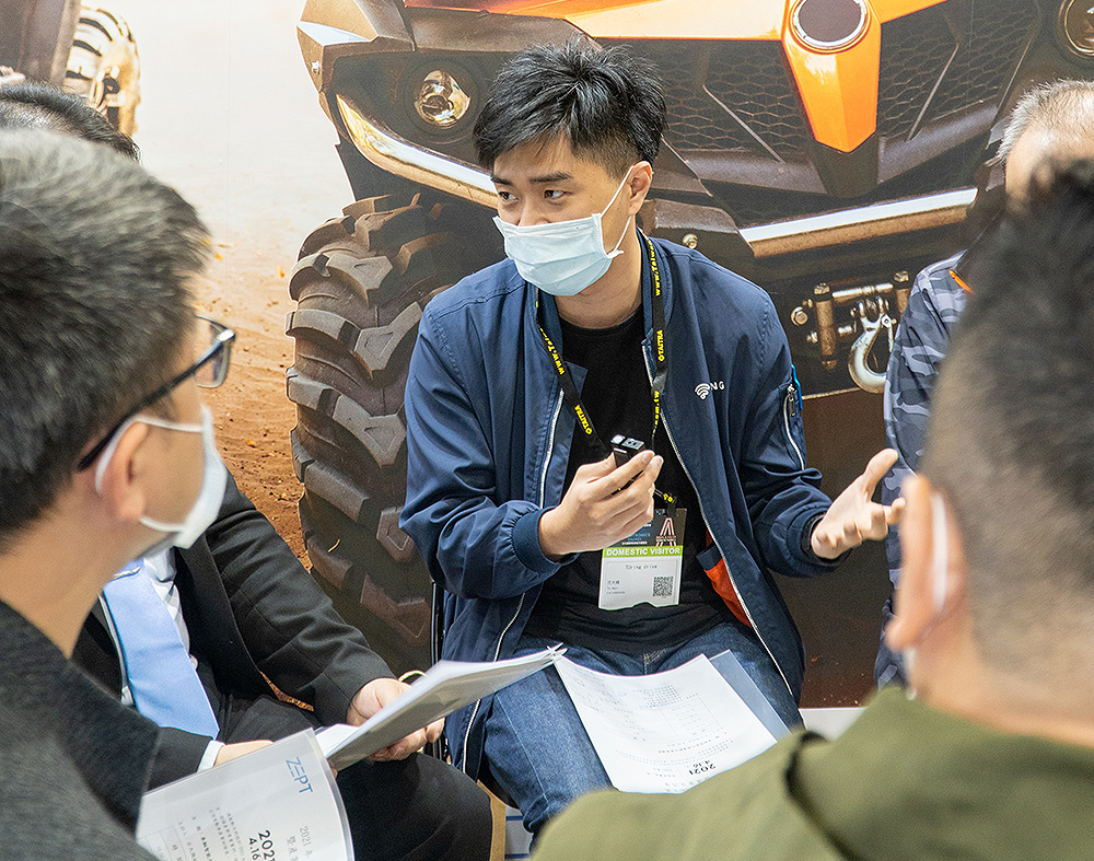 會中討論十分熱烈,與會者皆為業界菁英,各自分享自身經驗與市場觀察。