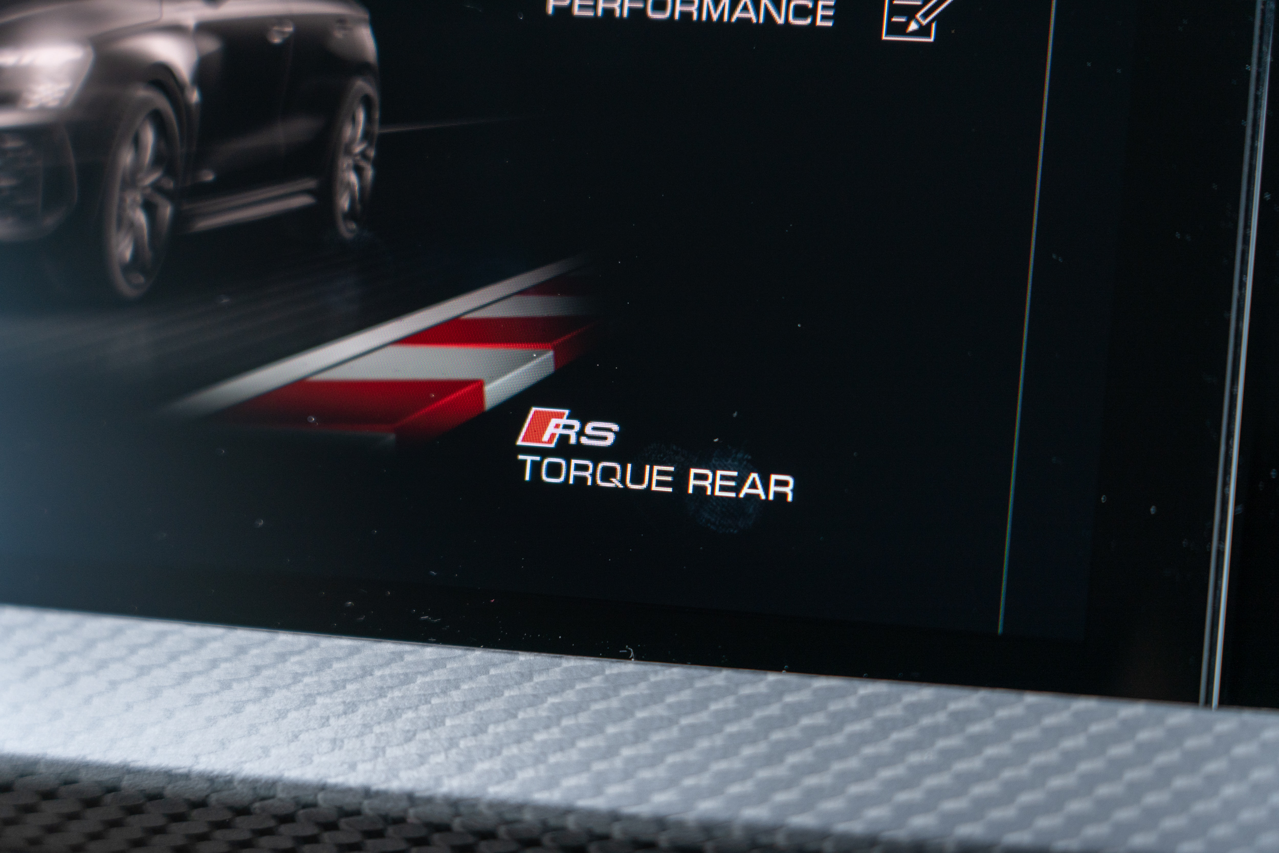 誠心建議在一般道路上千萬部要開啟 Torque Rear 選擇,本系統係聚焦在飄移甩尾等操駕項目上。