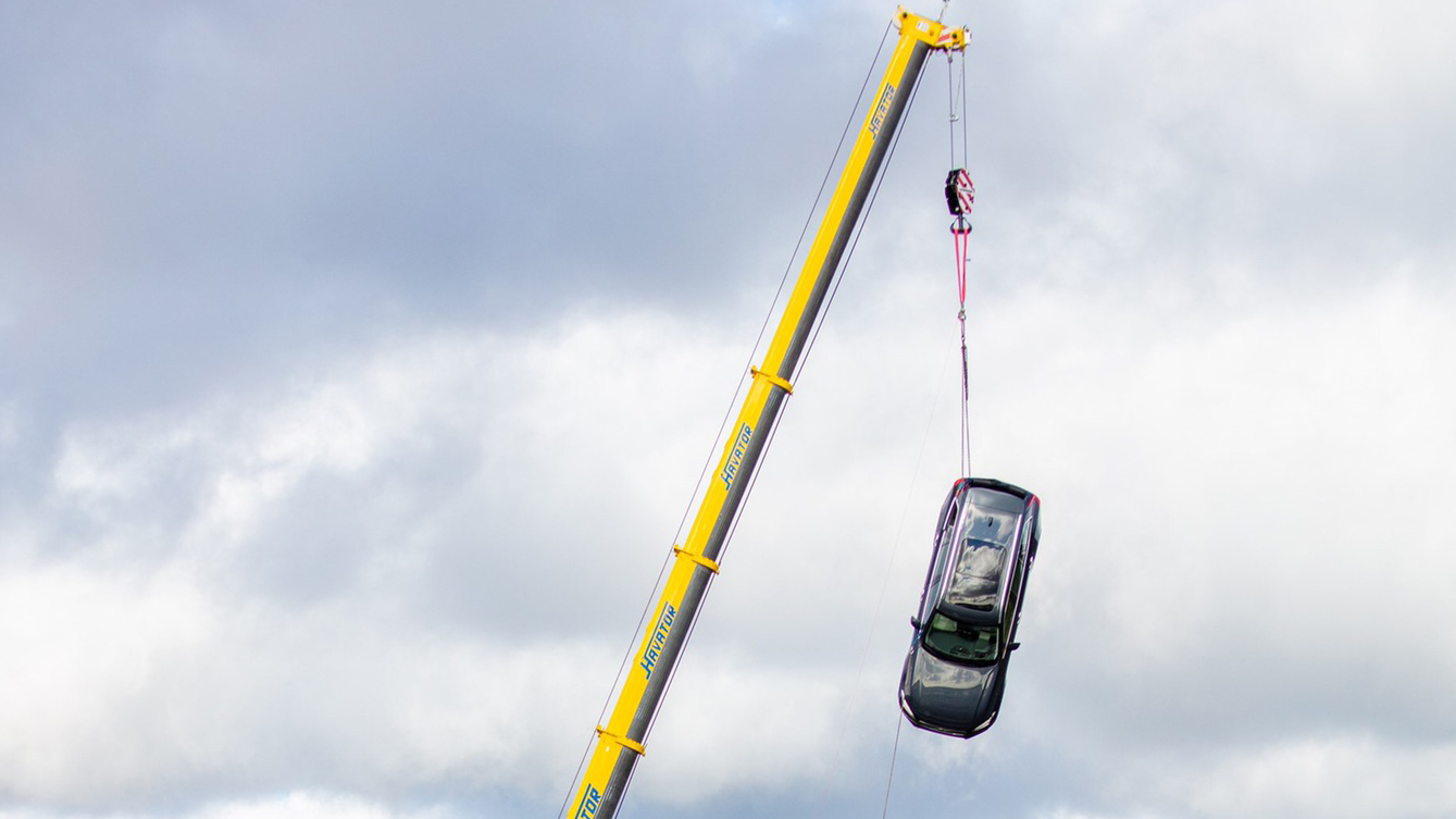 ▲ 【影】來看 Volvo 新車從 30 公尺高空自由落體