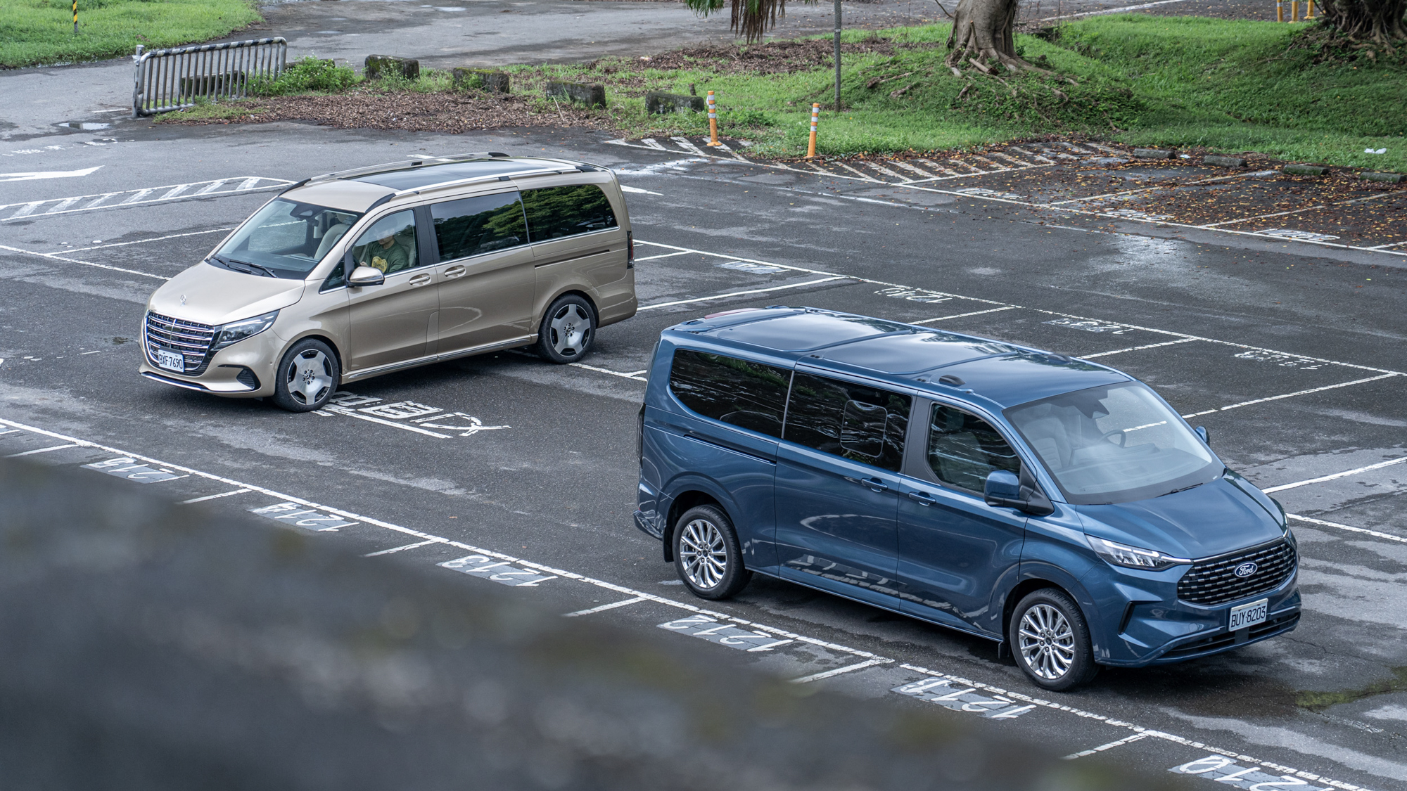 「商旅」一詞，Ford Tourneo Custom 與 M-Benz V250d 各自表述！