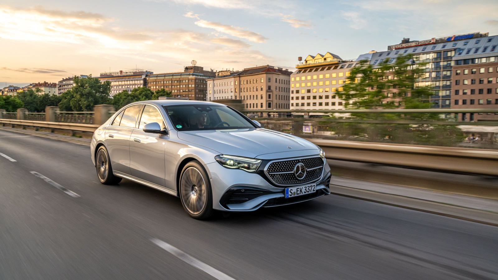 Mercedes-Benz 全球銷售量下滑 4%，台灣掛牌數達 26,299 輛！