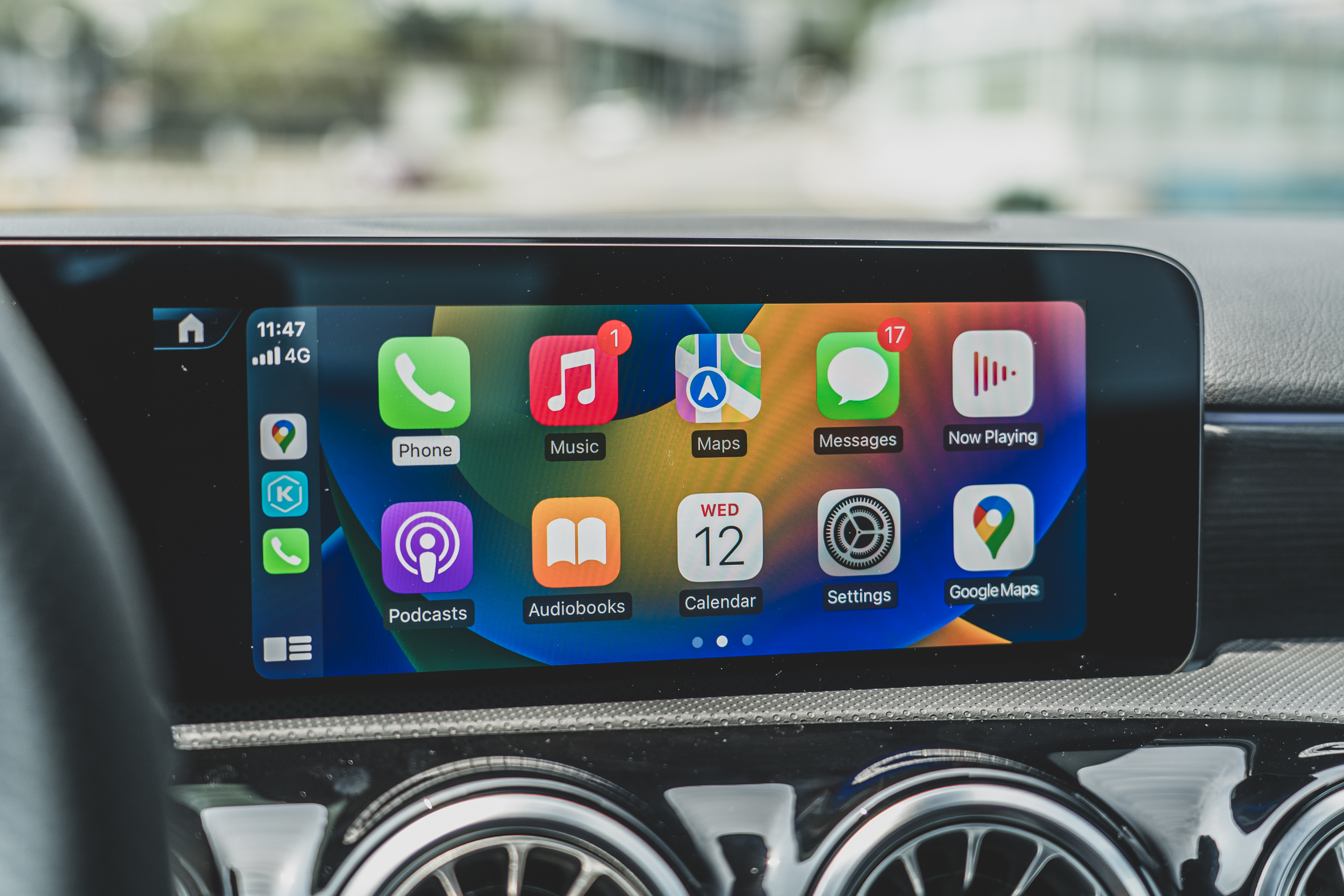 Apple CarPlay 供應無線互聯功能。