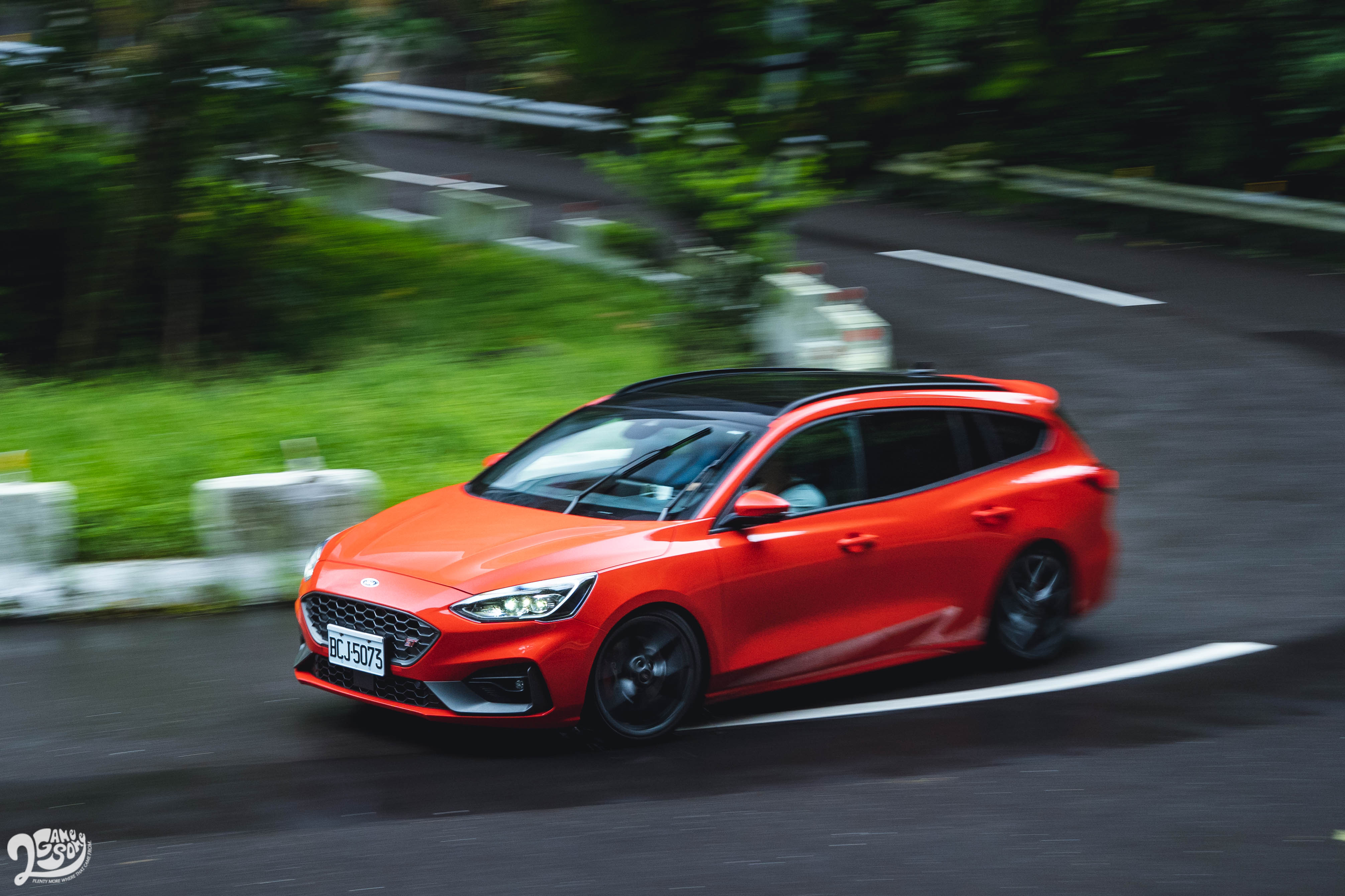 搭配 SelectShift 性能調校七速手自排變速箱,Focus ST Wagon 0-100 km/h 加速 6.1 秒,僅比 ST 慢 0.1 秒。