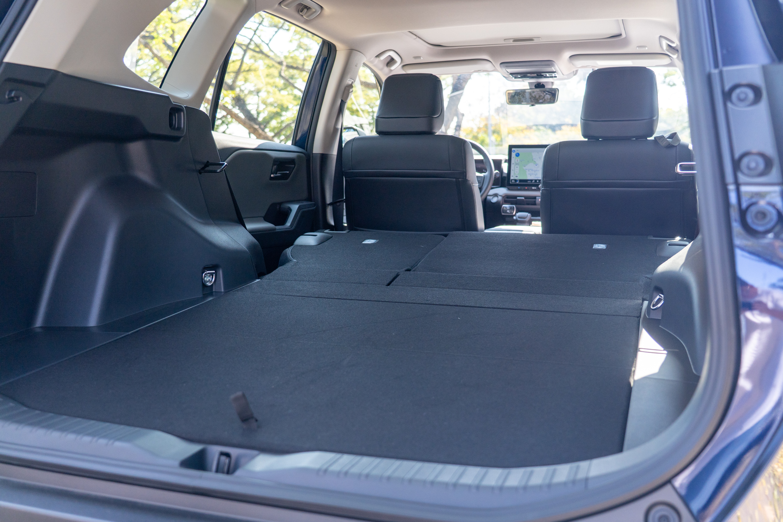 後座傾倒後可以形成相當平整的置物空間。