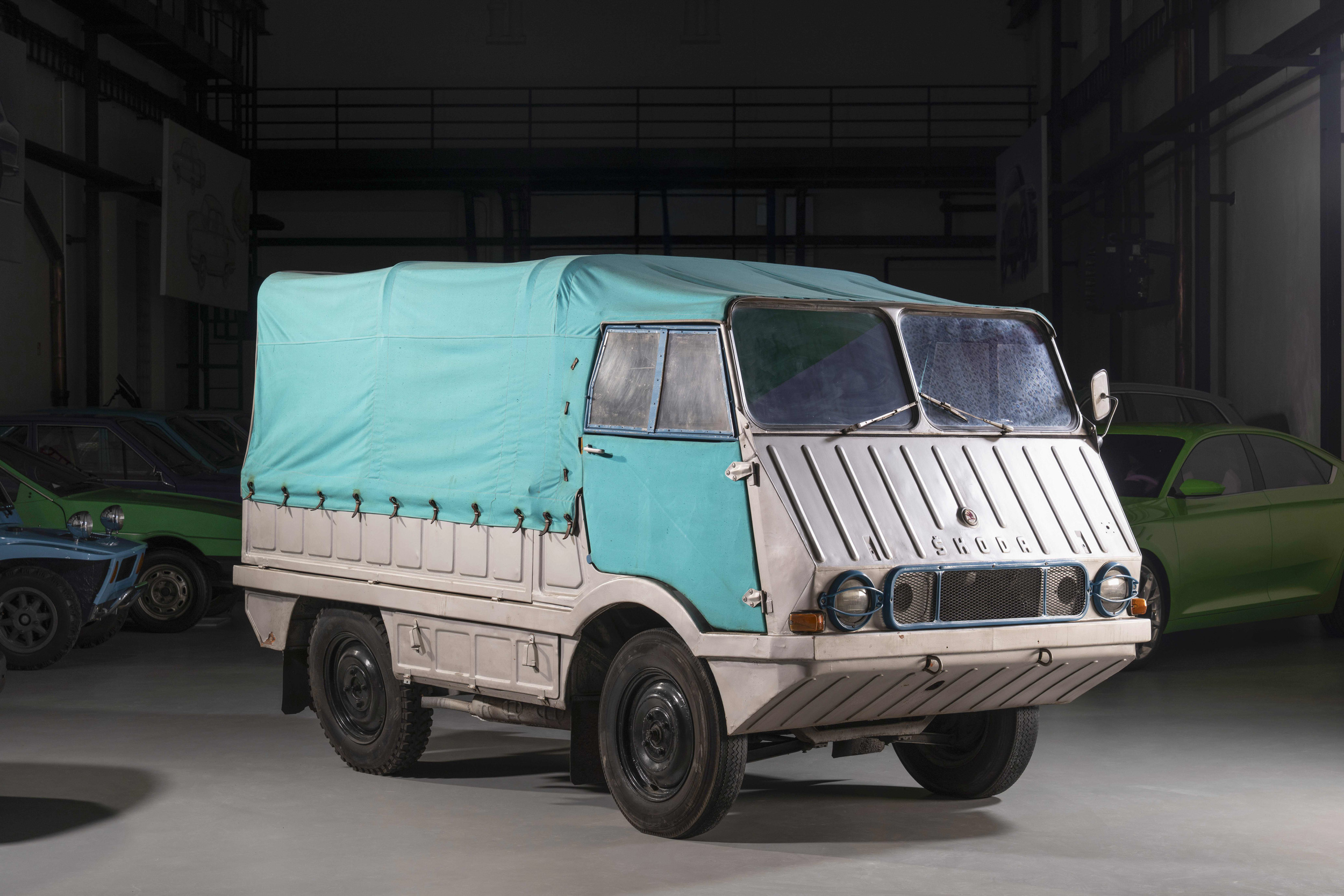 Type 998 Agromobil 放眼至今，光是造型設計就相當有趣。