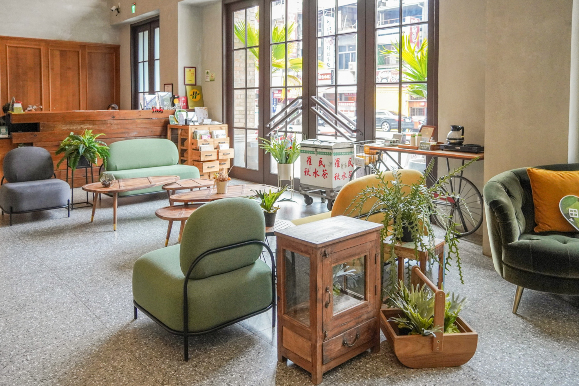 台中市「田中央」旅店。