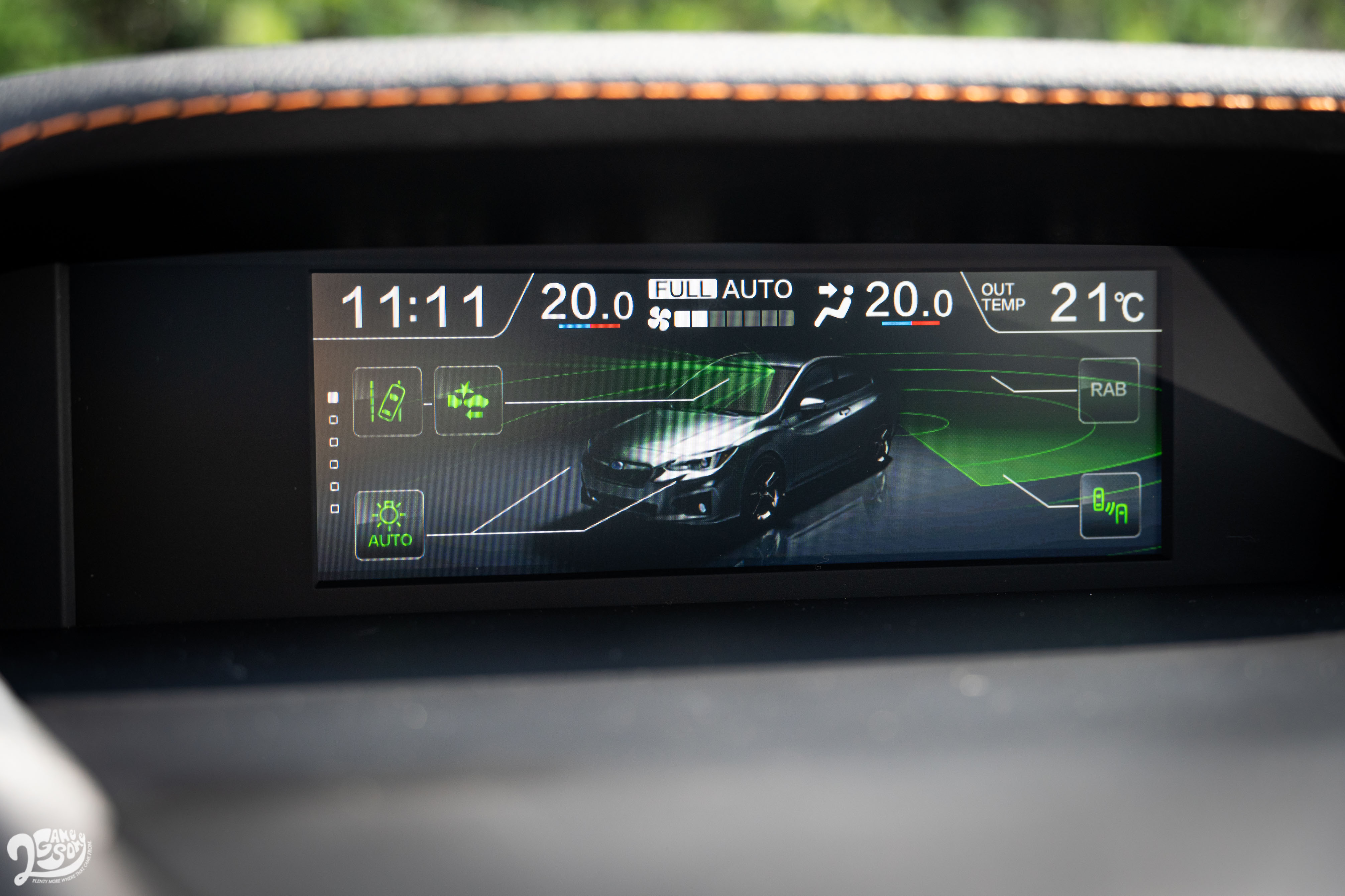 EyeSight 智能駕駛安全輔助系統，其中包含全速域 ACC、前車駛離警示、車道偏擺與偏離警示等實用科技。