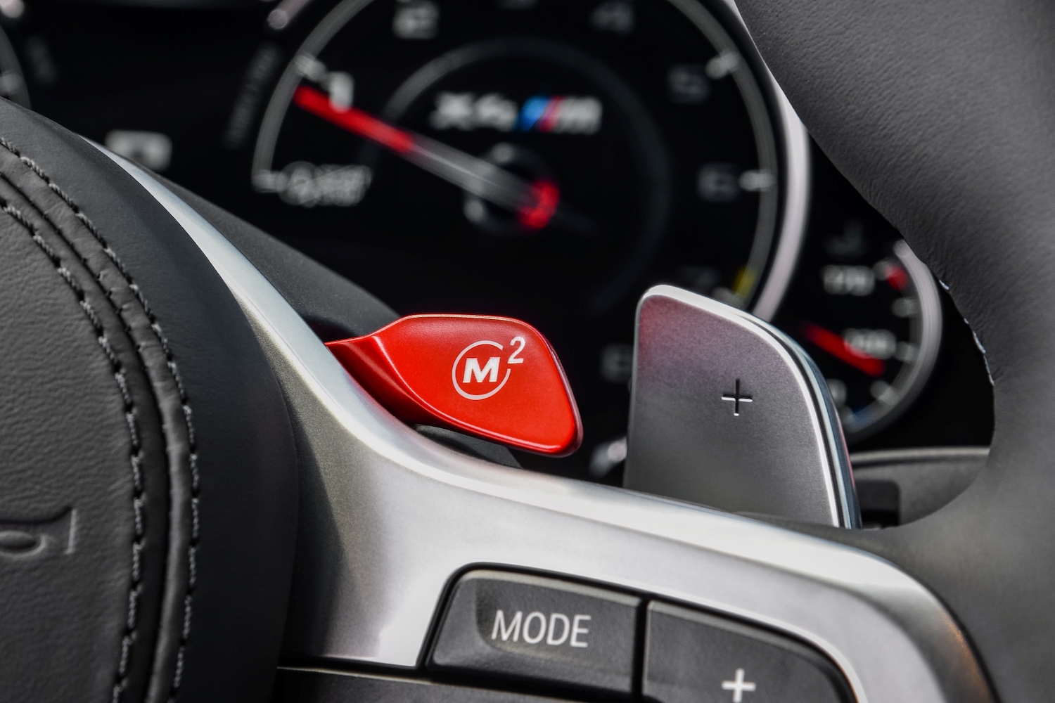 紅色烤漆 M Drive 駕駛快速記憶鍵。