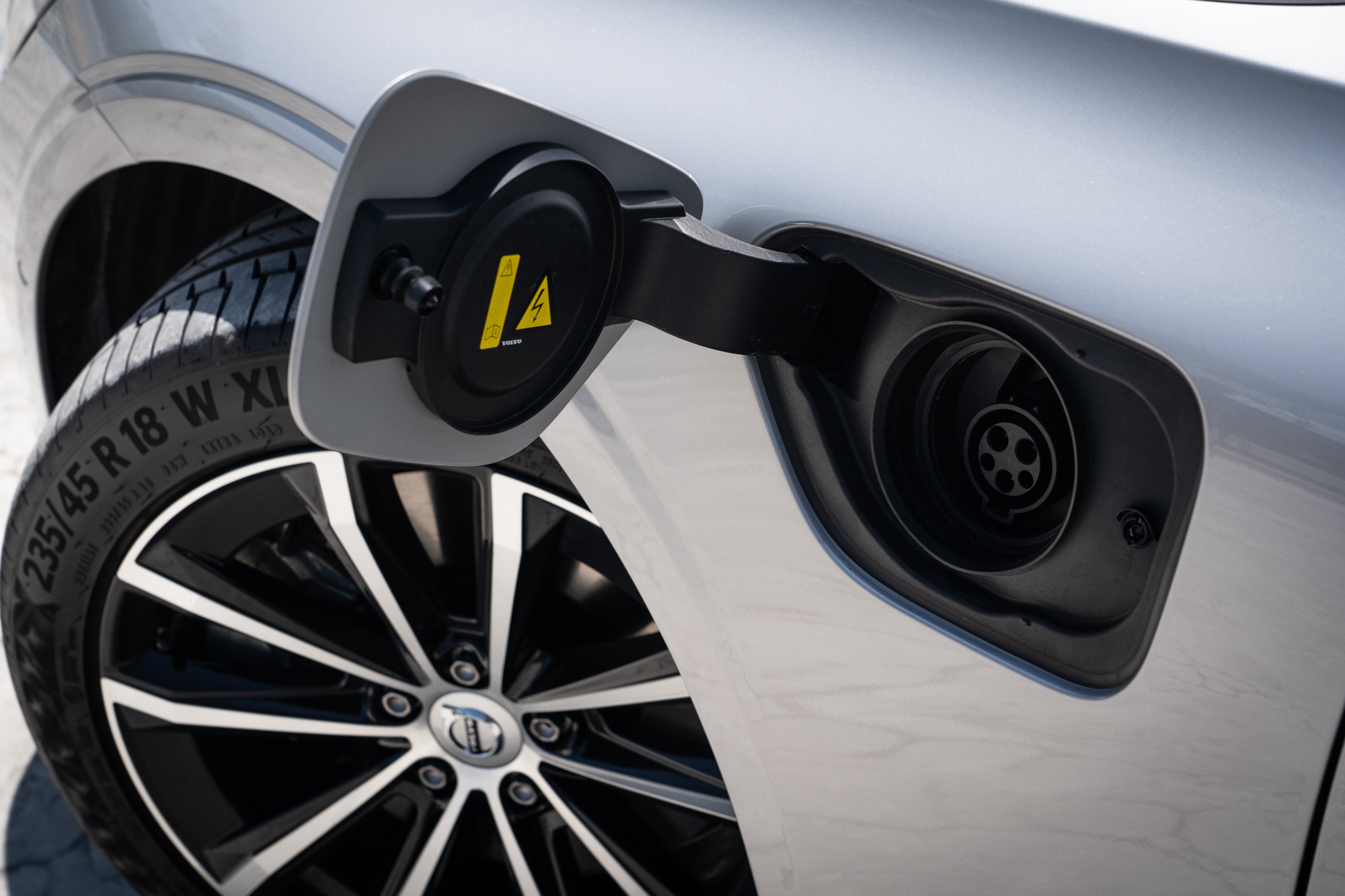 透過可插電式設計，讓V60 Recharge T8 AWD可達成58.2km/L官方平均油耗數據。