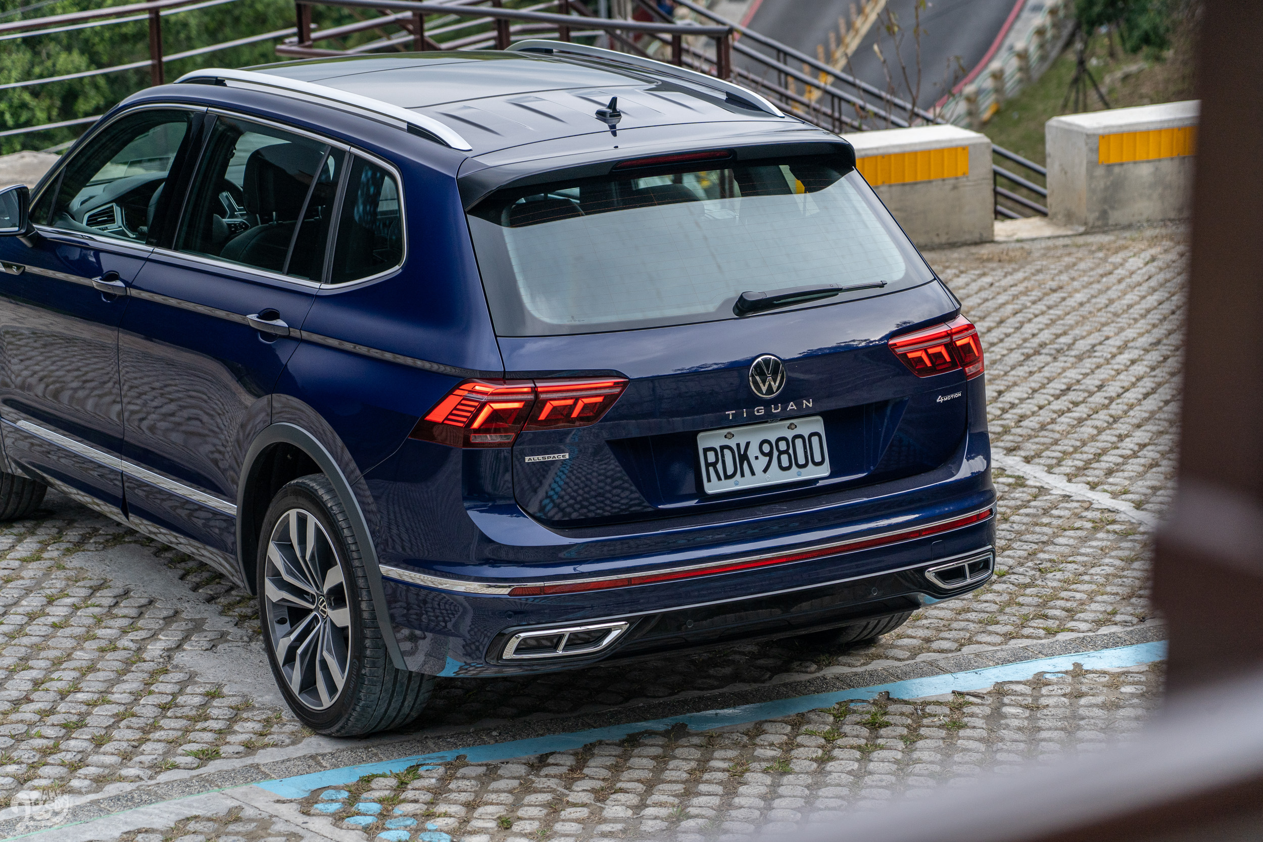 與中國市場一票俗稱「加長」的設計不同;Allspace 是以維持視覺比例為前提下所進行設計的延伸車款。