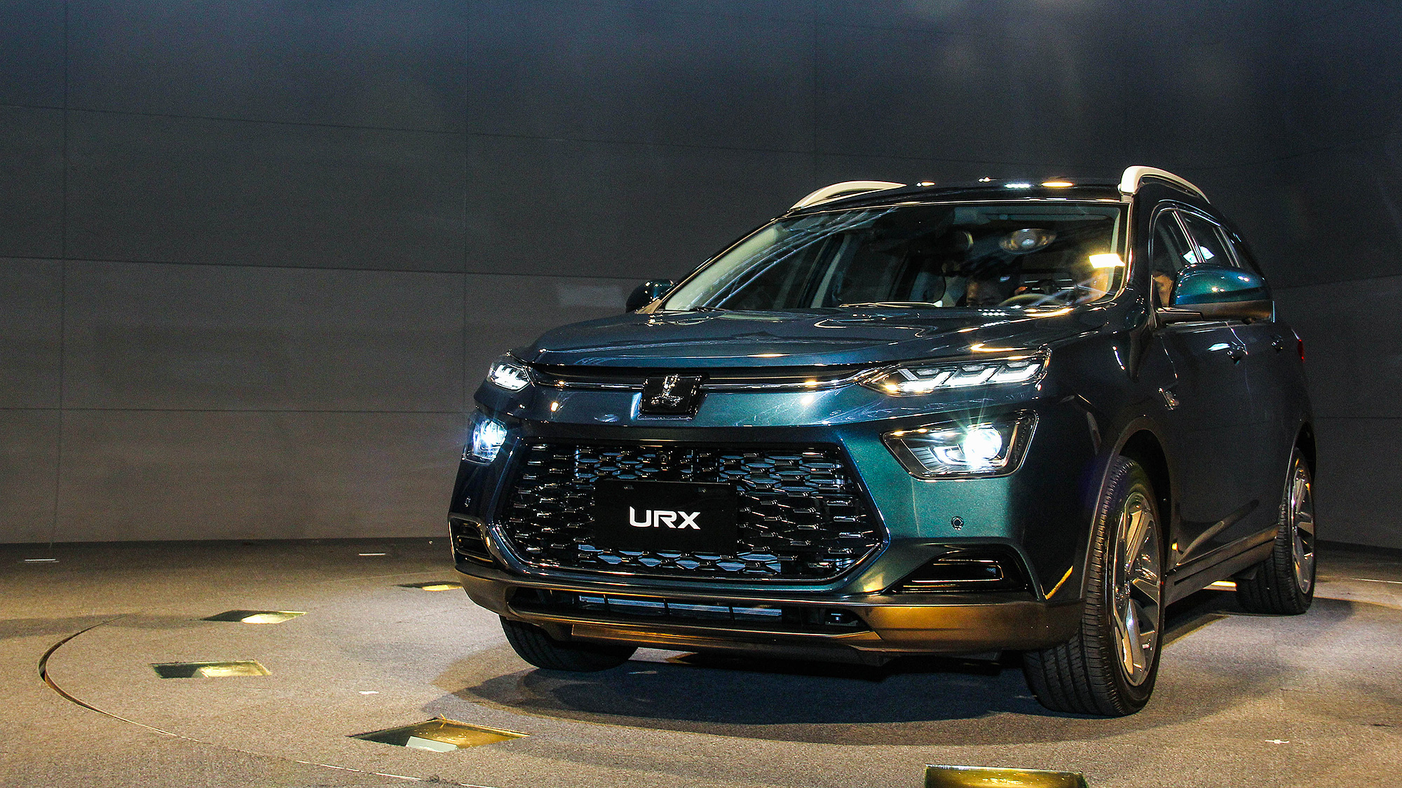 Luxgen URX 實車首度亮相， 5+2 座新物種有望 11 月發表上市