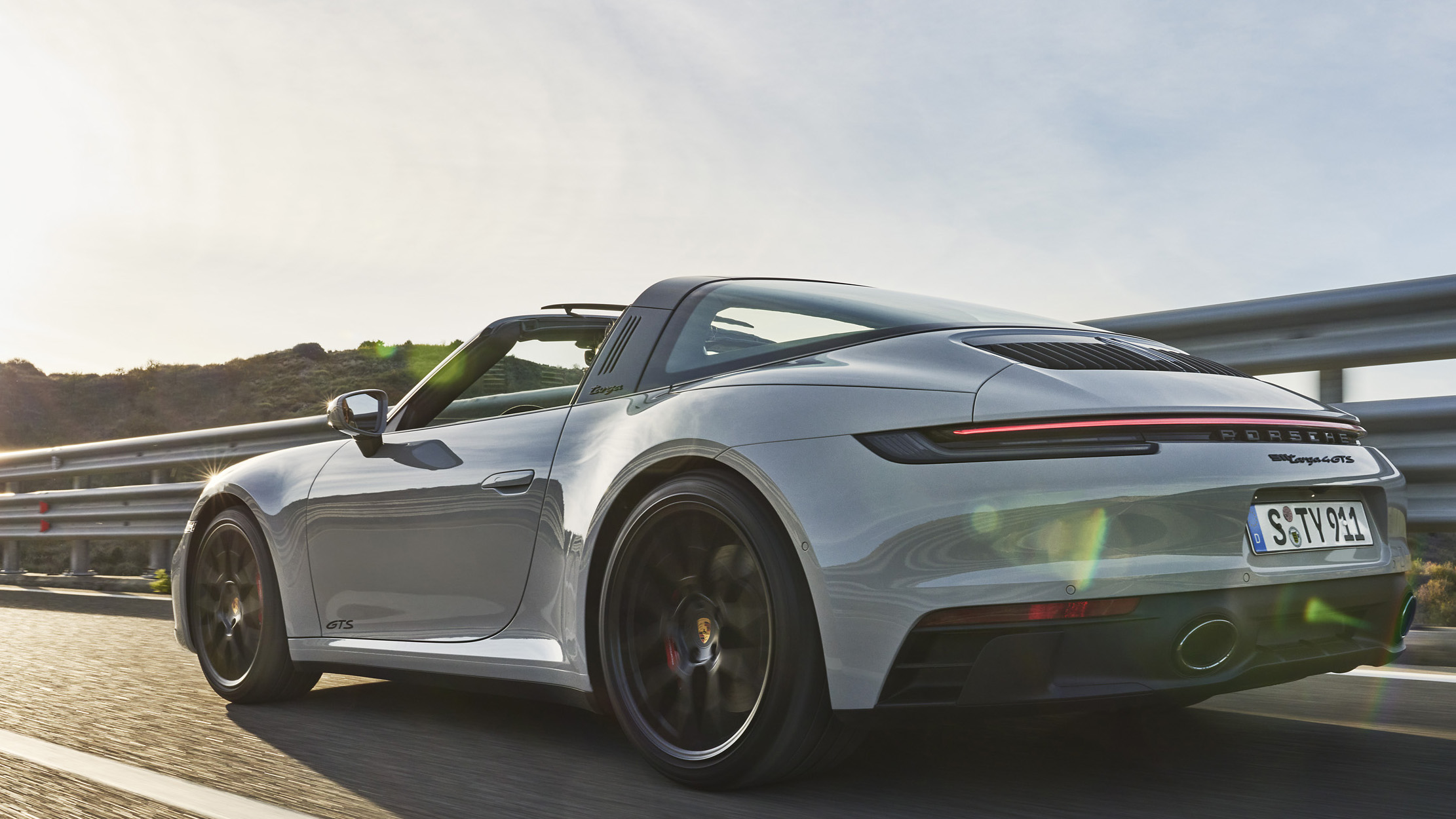 Porsche 911 GTS 系列四車型 780 萬起在台販售